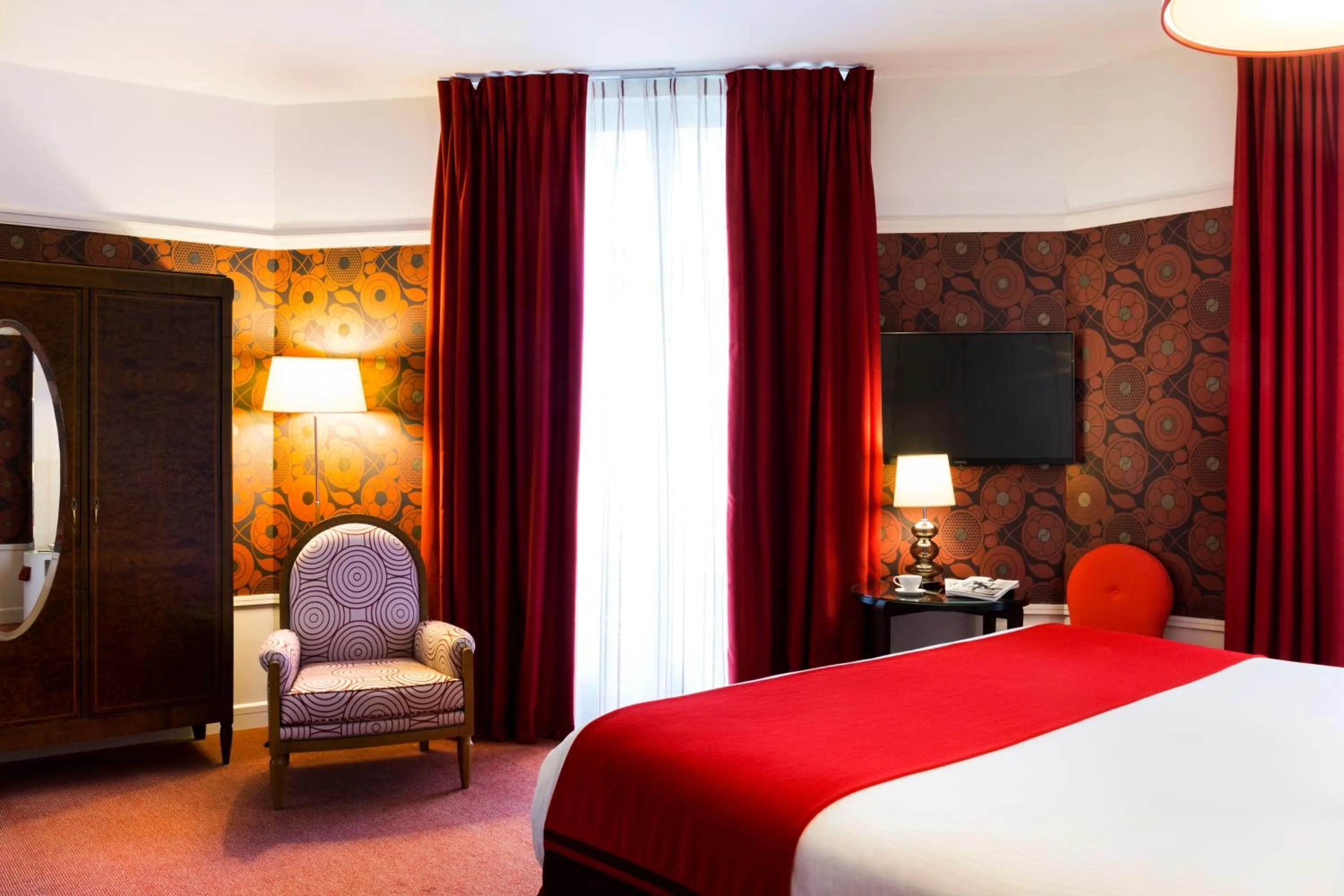 Bed in Carlton Hotel Lyon - MGallery Collection