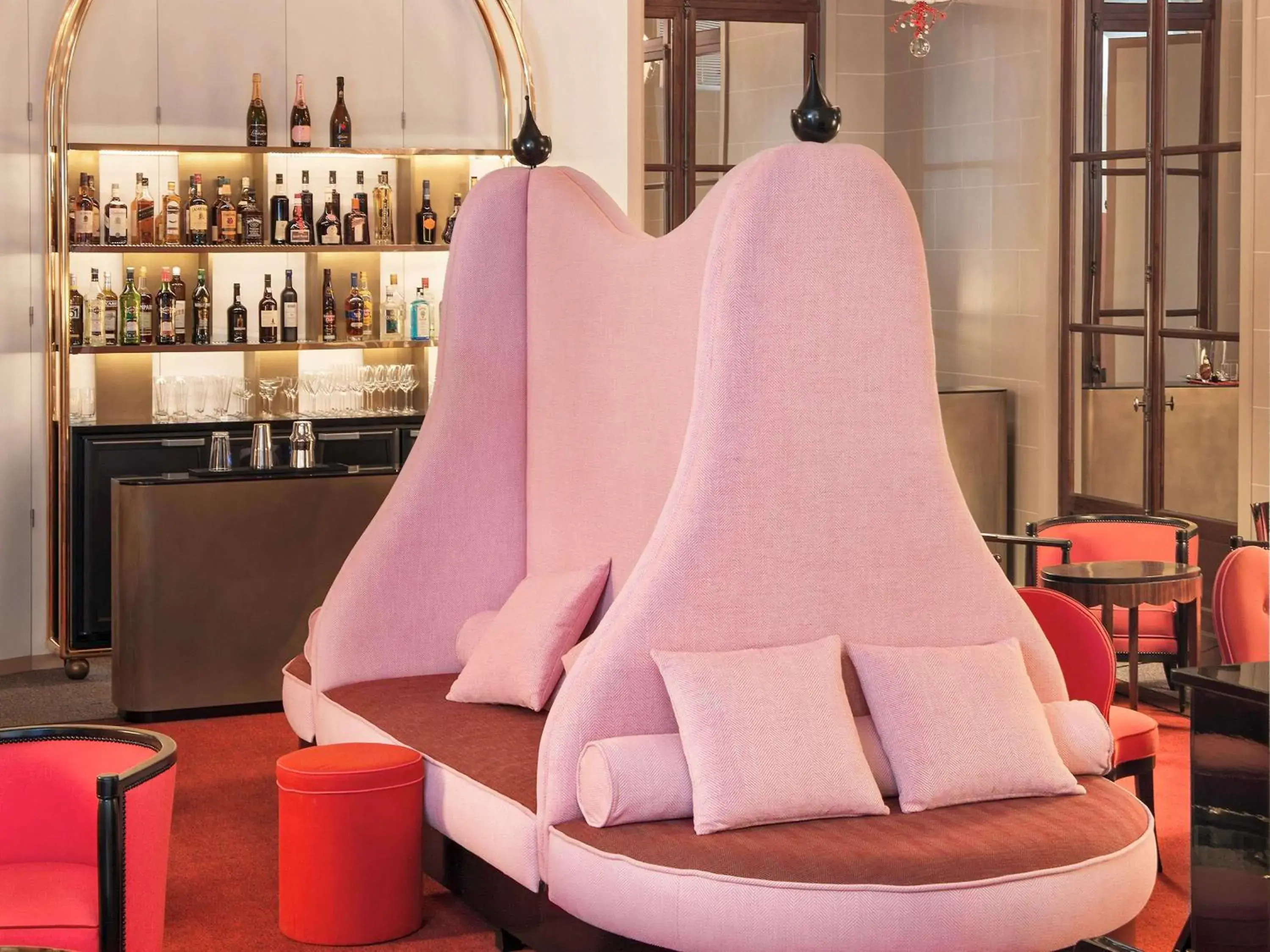 Lounge or bar in Carlton Hotel Lyon - MGallery Collection Lounge or bar in Carlton Hotel Lyon - MGallery Collection