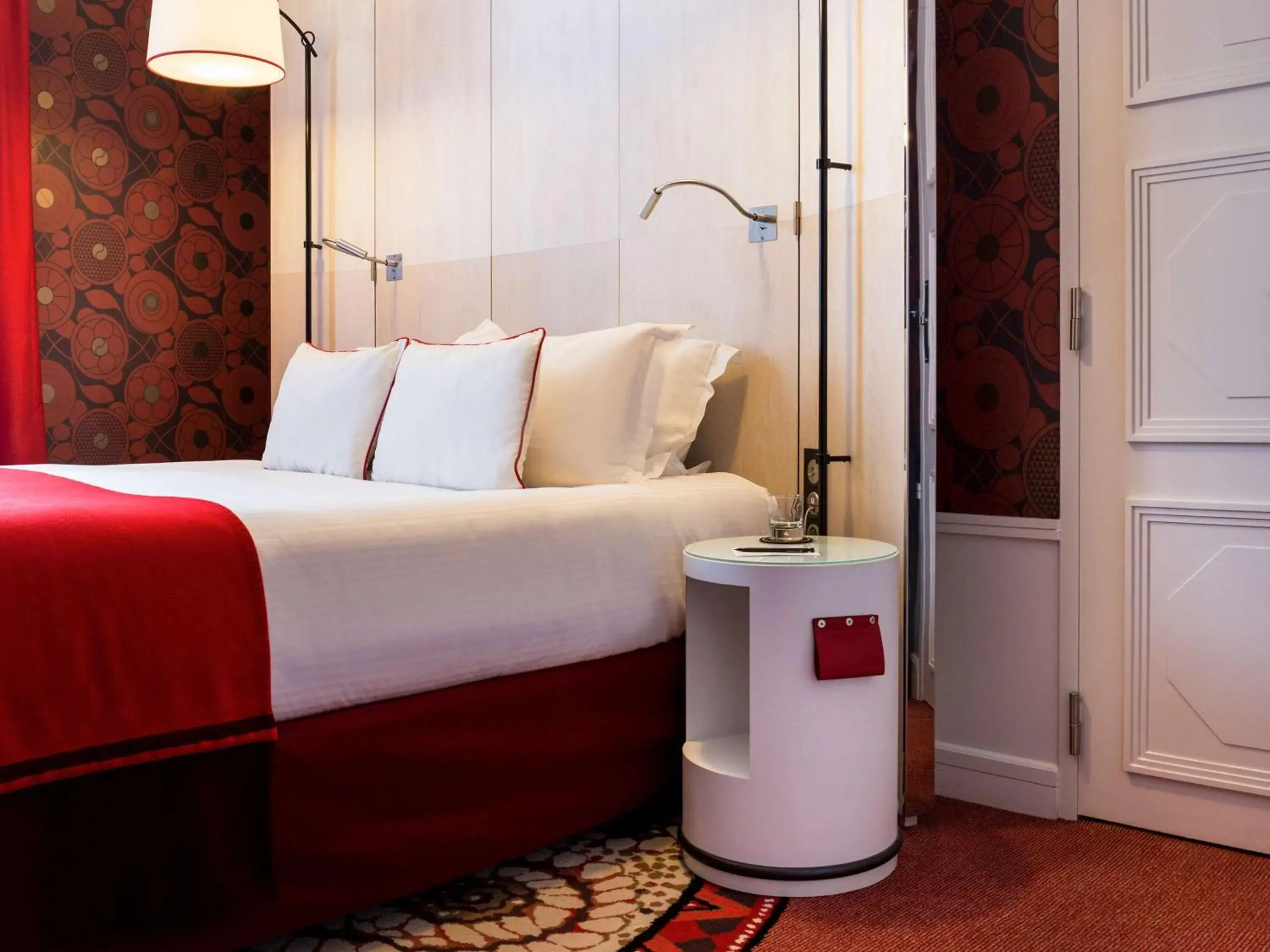 Photo of the whole room, Bed in Carlton Hotel Lyon - MGallery Collection Photo of the whole room, Bed in Carlton Hotel Lyon - MGallery Collection