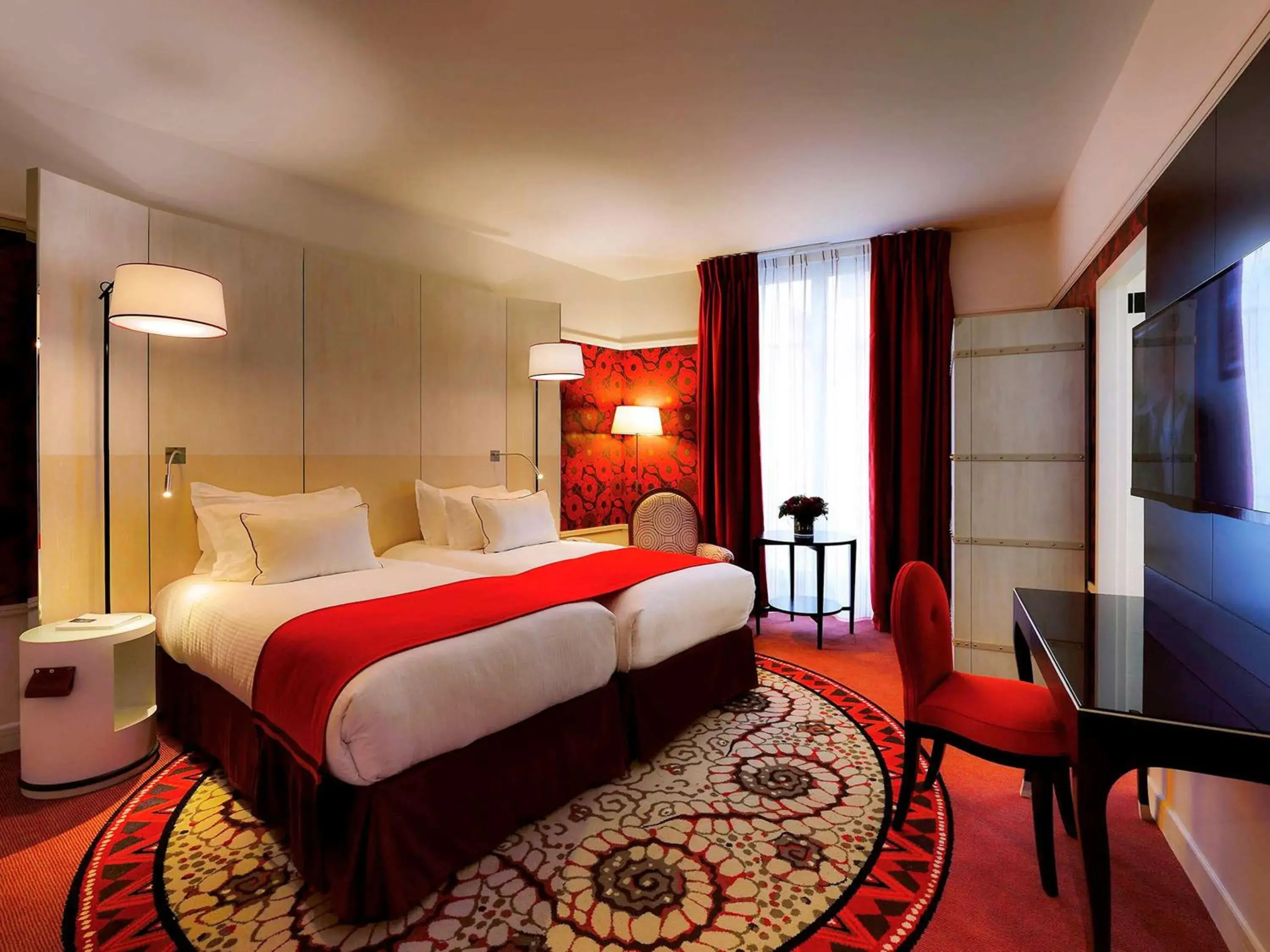 Photo of the whole room, Bed in Carlton Hotel Lyon - MGallery Collection Photo of the whole room, Bed in Carlton Hotel Lyon - MGallery Collection