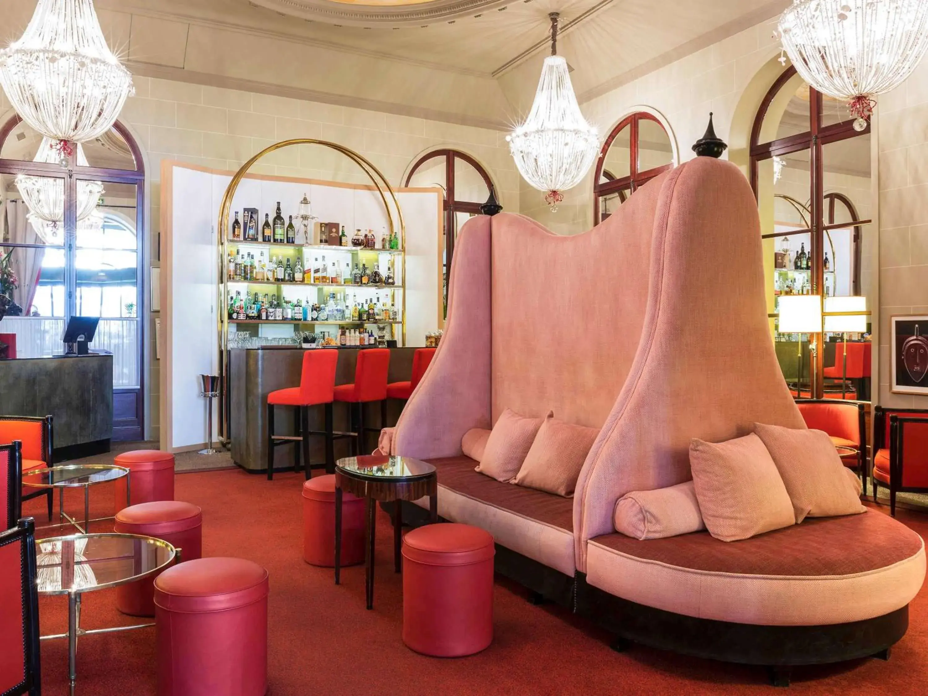 Lounge or bar in Carlton Hotel Lyon - MGallery Collection Lounge or bar in Carlton Hotel Lyon - MGallery Collection