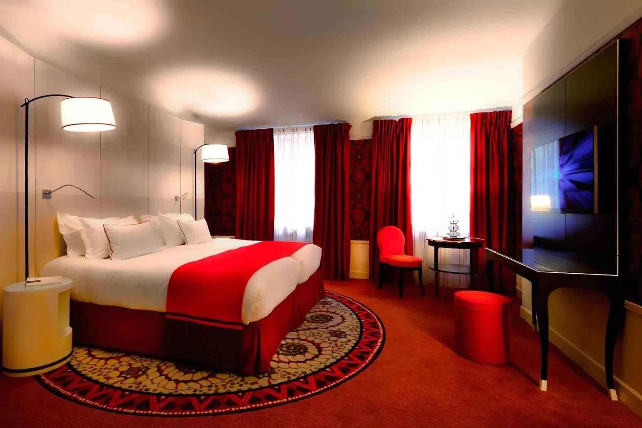 Bedroom, Bed in Carlton Hotel Lyon - MGallery Collection Bedroom, Bed in Carlton Hotel Lyon - MGallery Collection