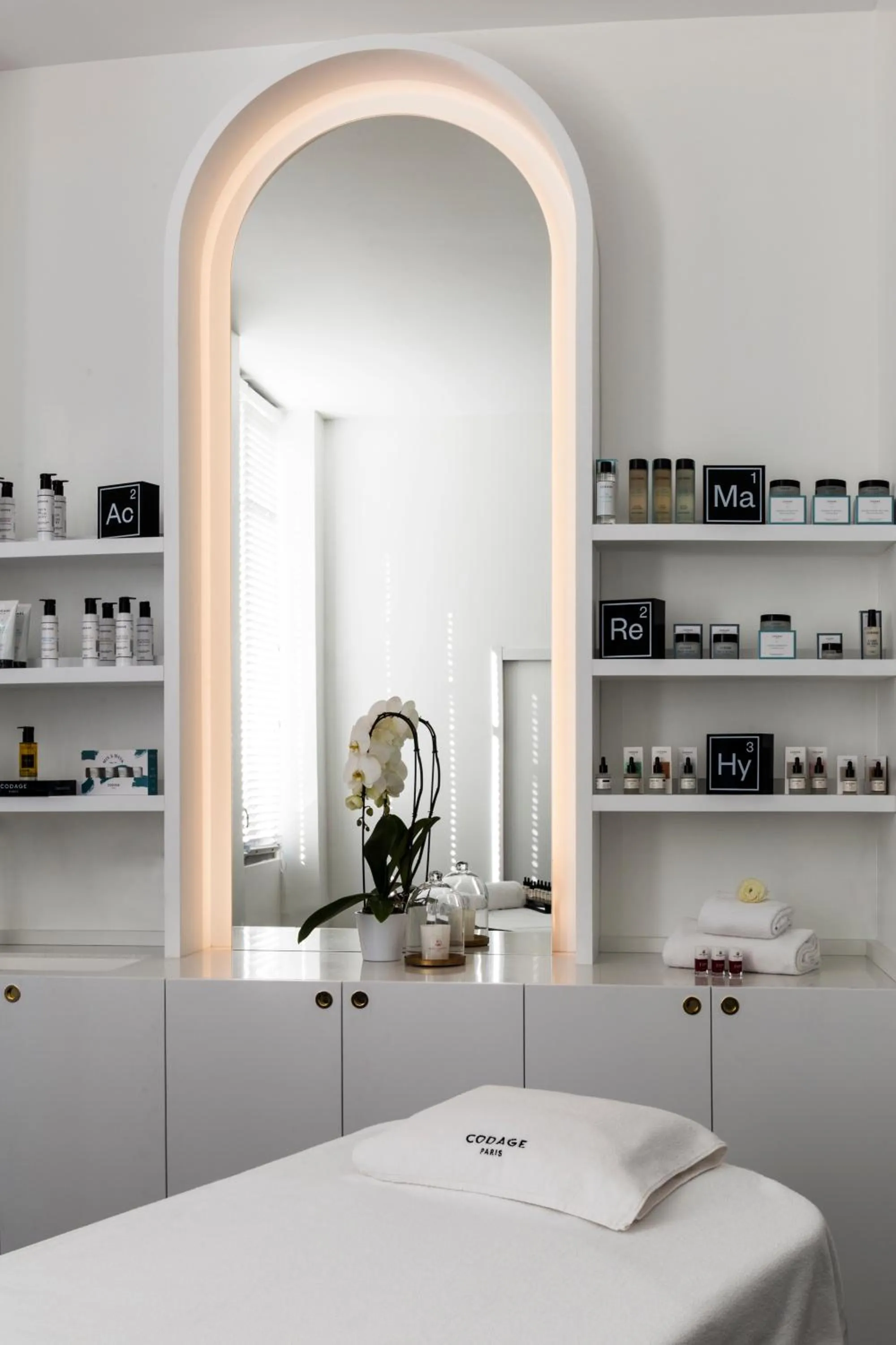 Massage in Carlton Hotel Lyon - MGallery Collection