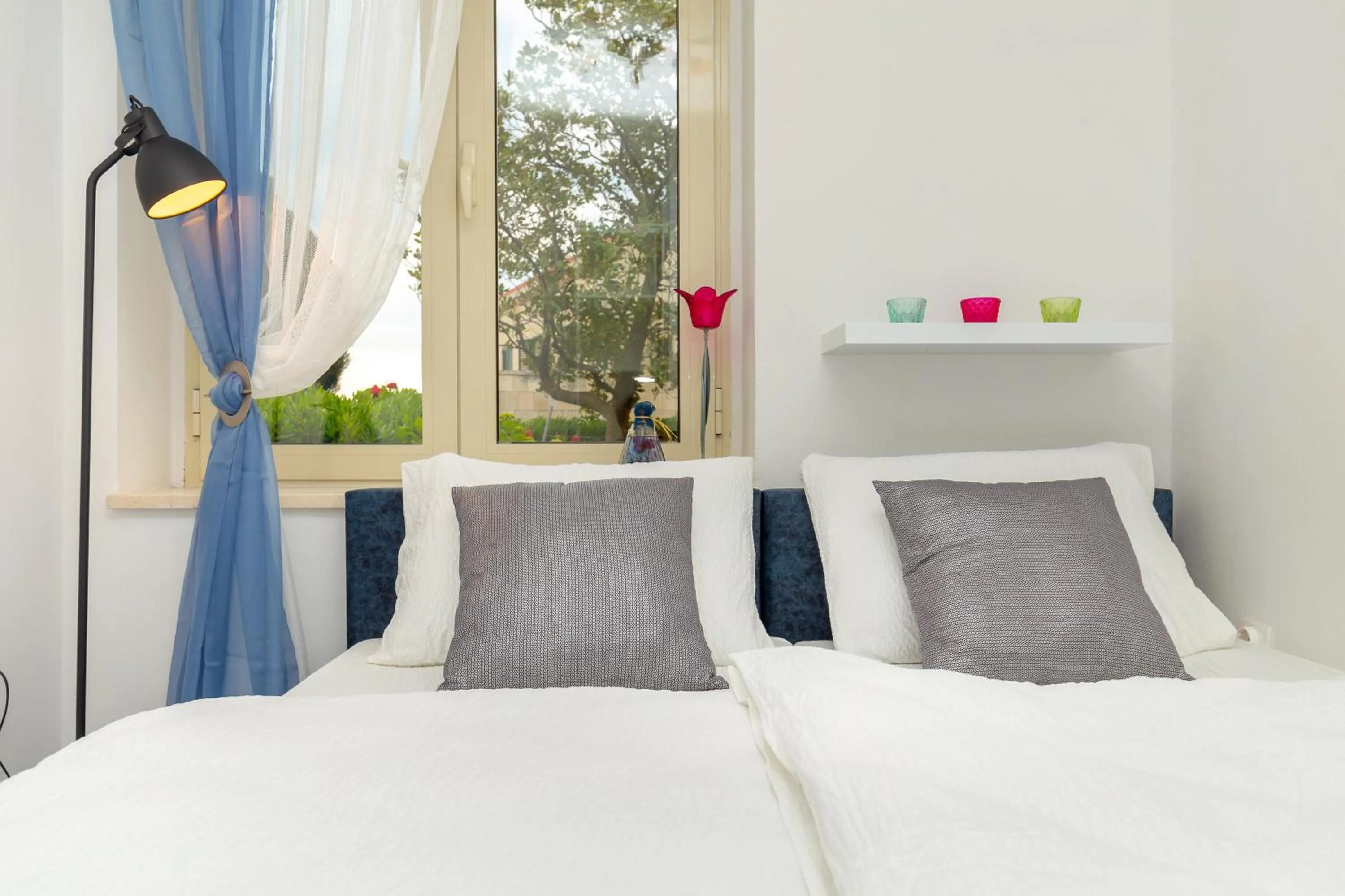 Bed in Guest House Steel