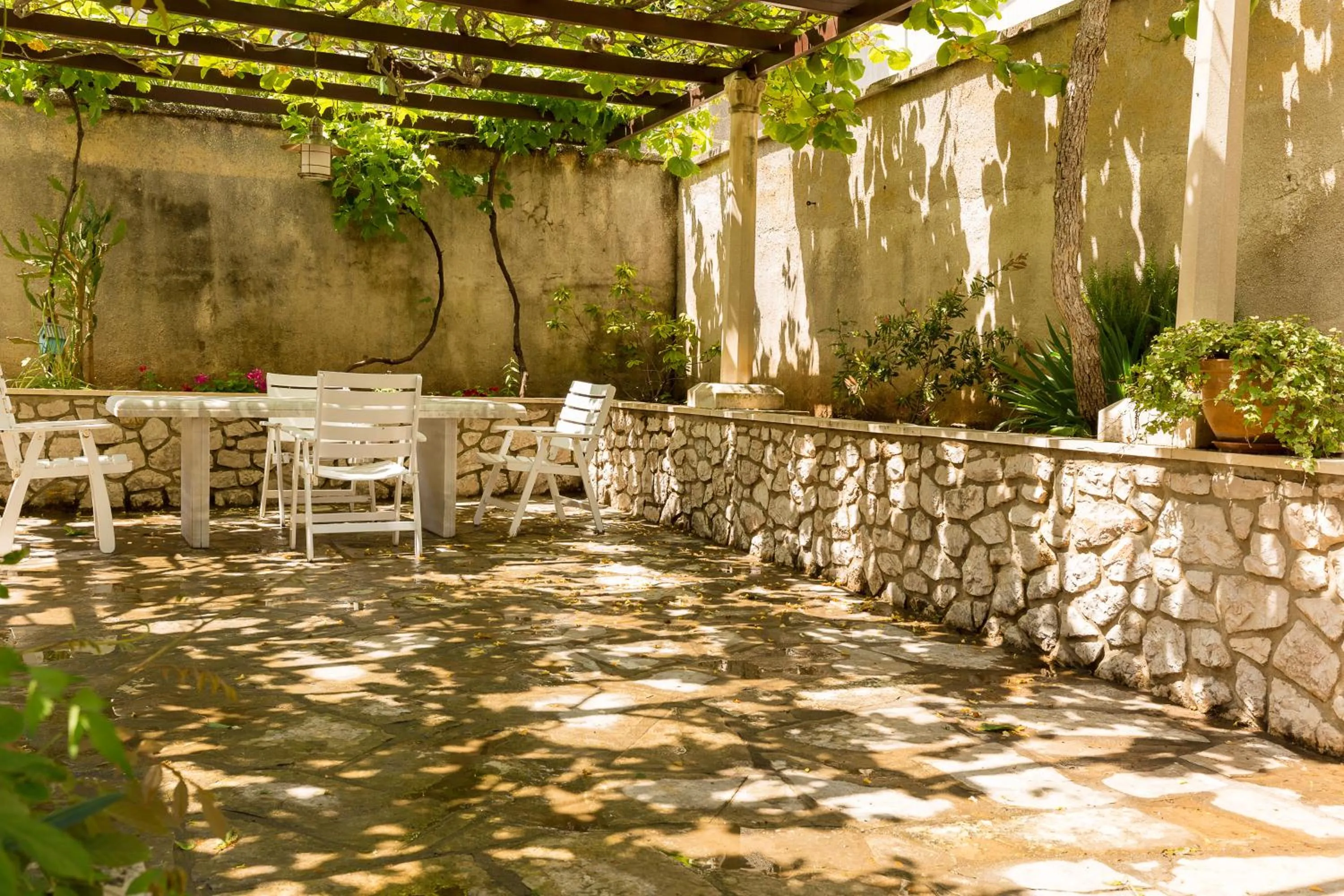 Seating area in Guest House Steel