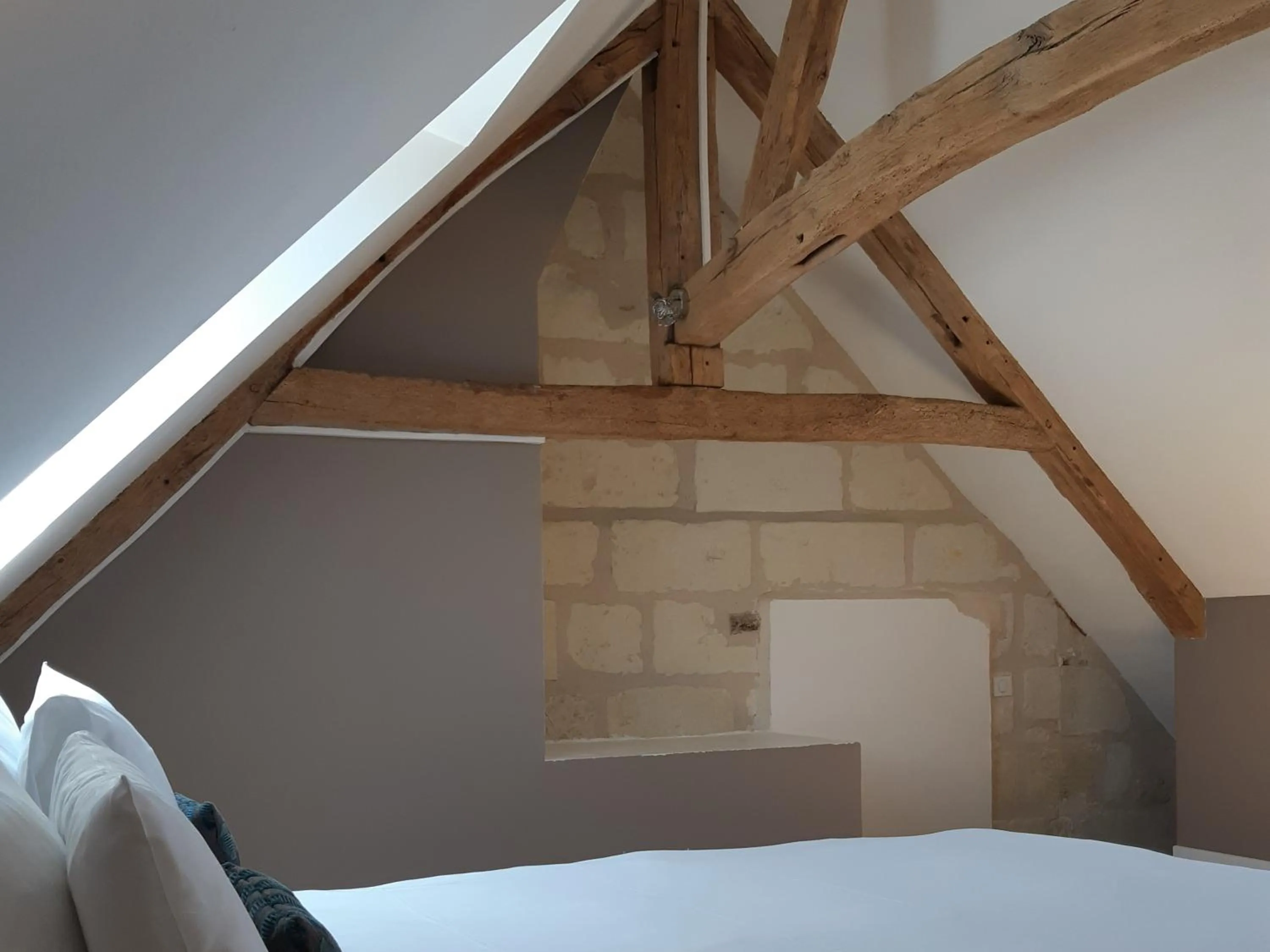 Bedroom, Bed in La Grange