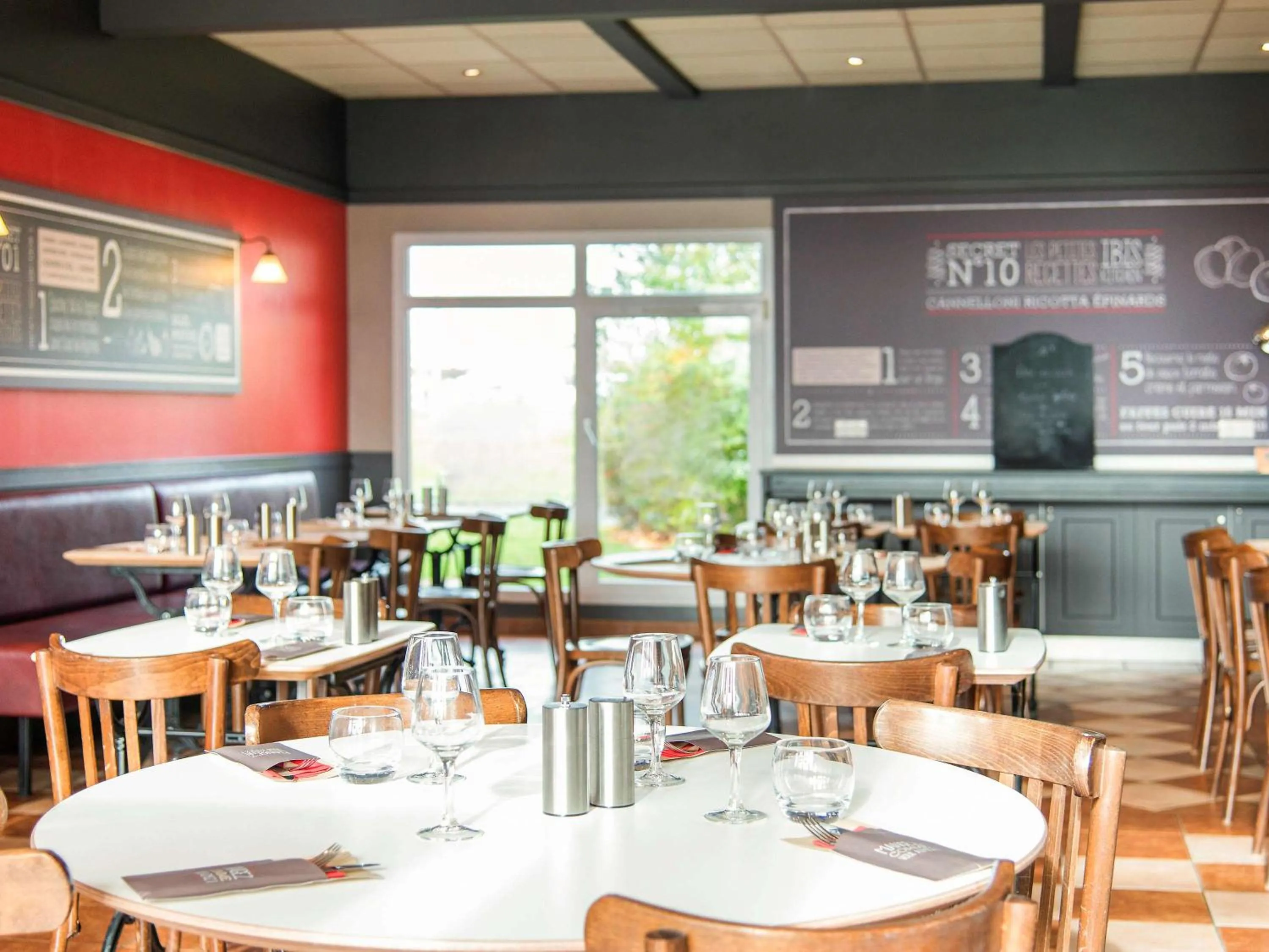 Restaurant/places to eat in ibis Falaise Coeur de Normandie