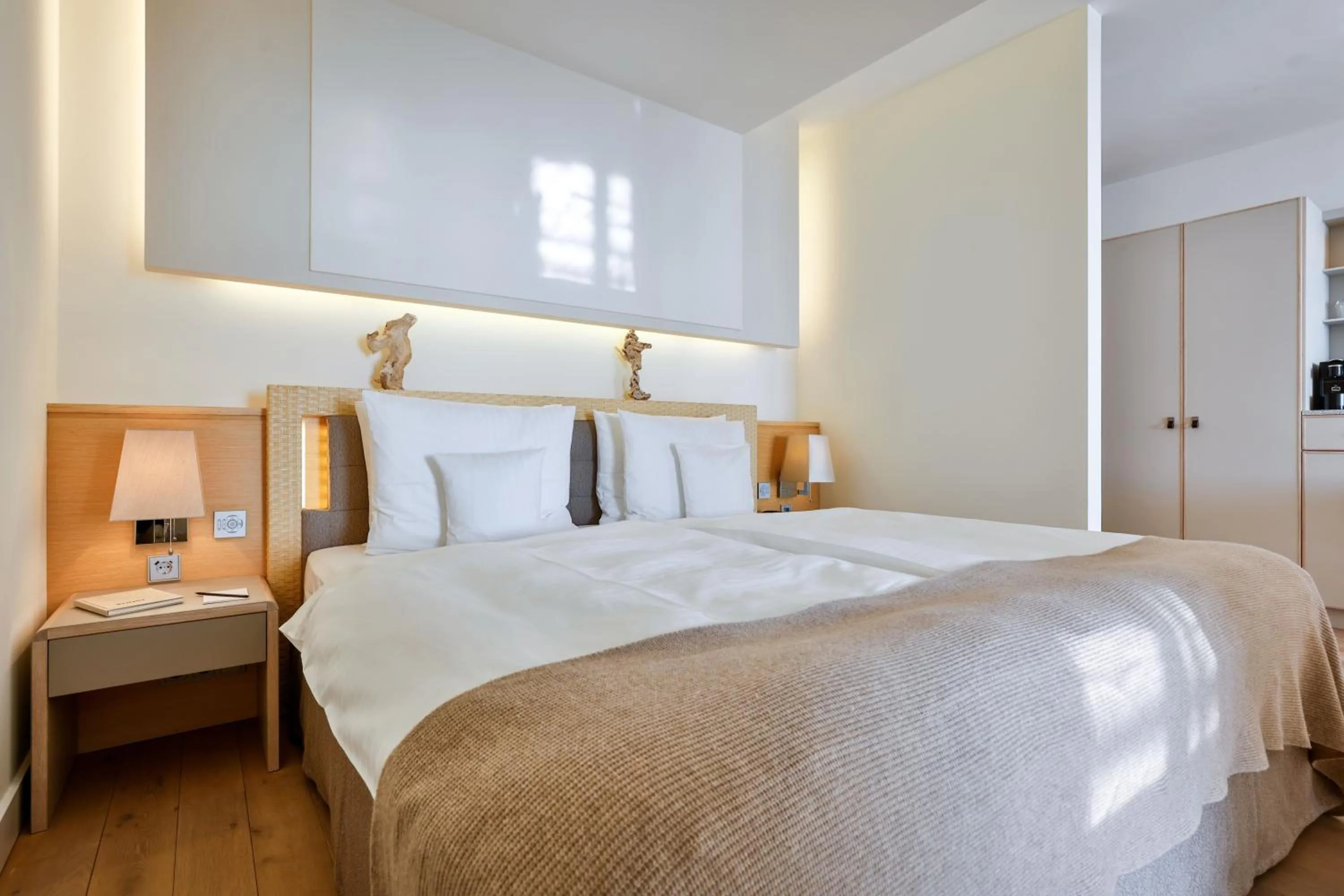 Bedroom, Bed in BUDERSAND Hotel - Golf & Spa - Sylt