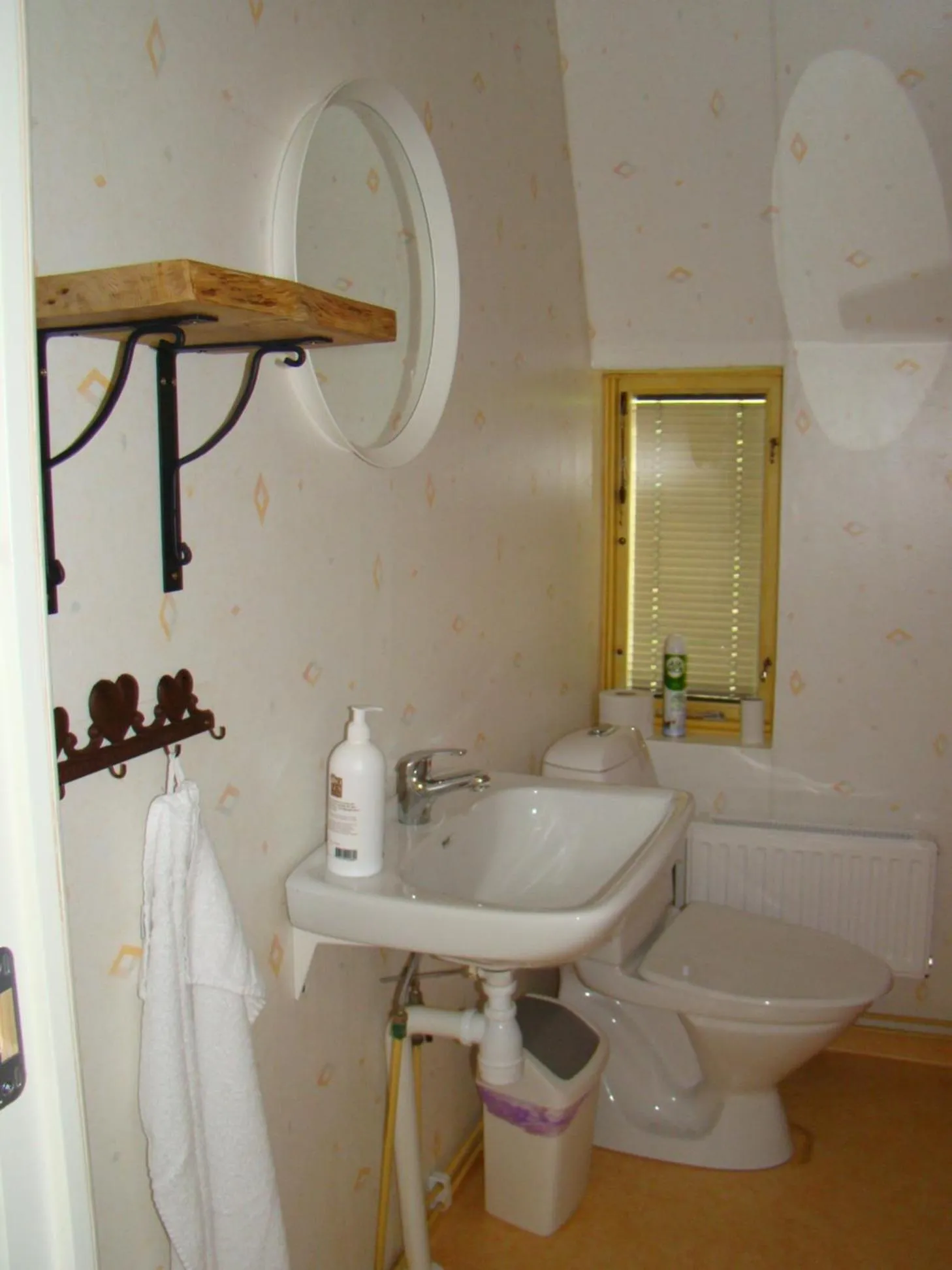 Toilet in ÖlandsRo B&B