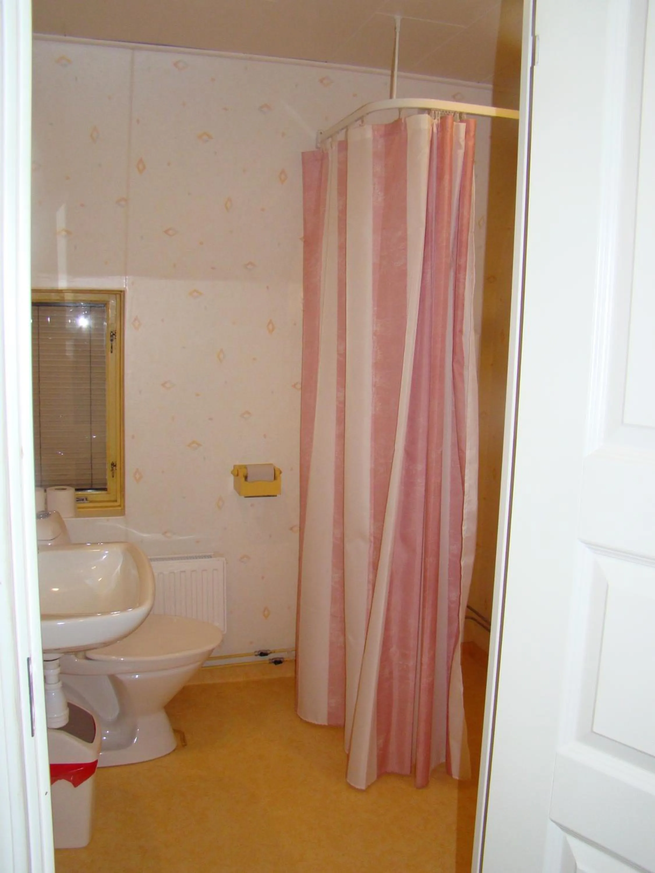 Shower in ÖlandsRo B&B