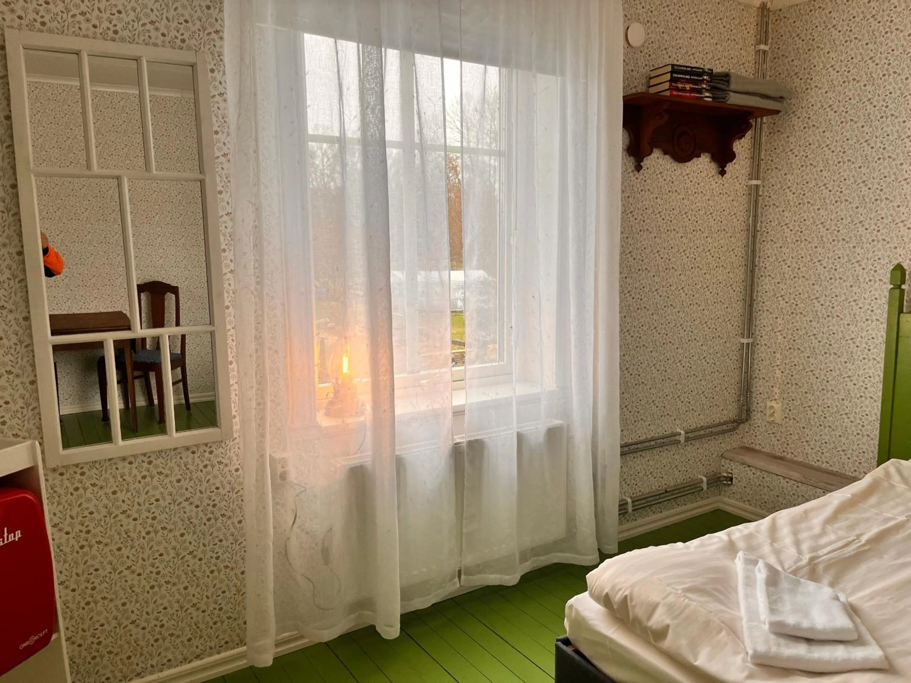 Photo of the whole room, Bed in ÖlandsRo B&B