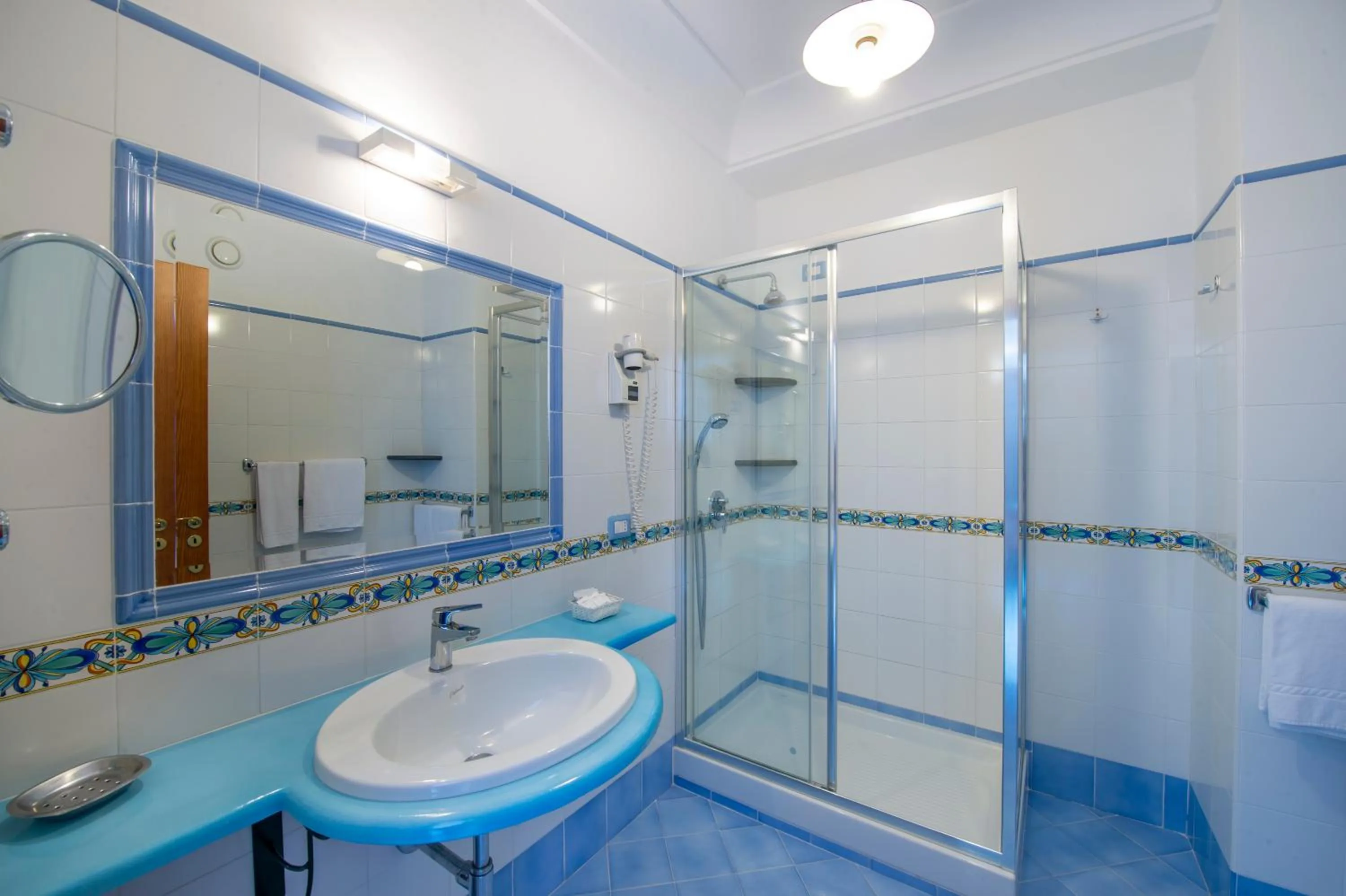 Bathroom in Maresca Hotel Praiano