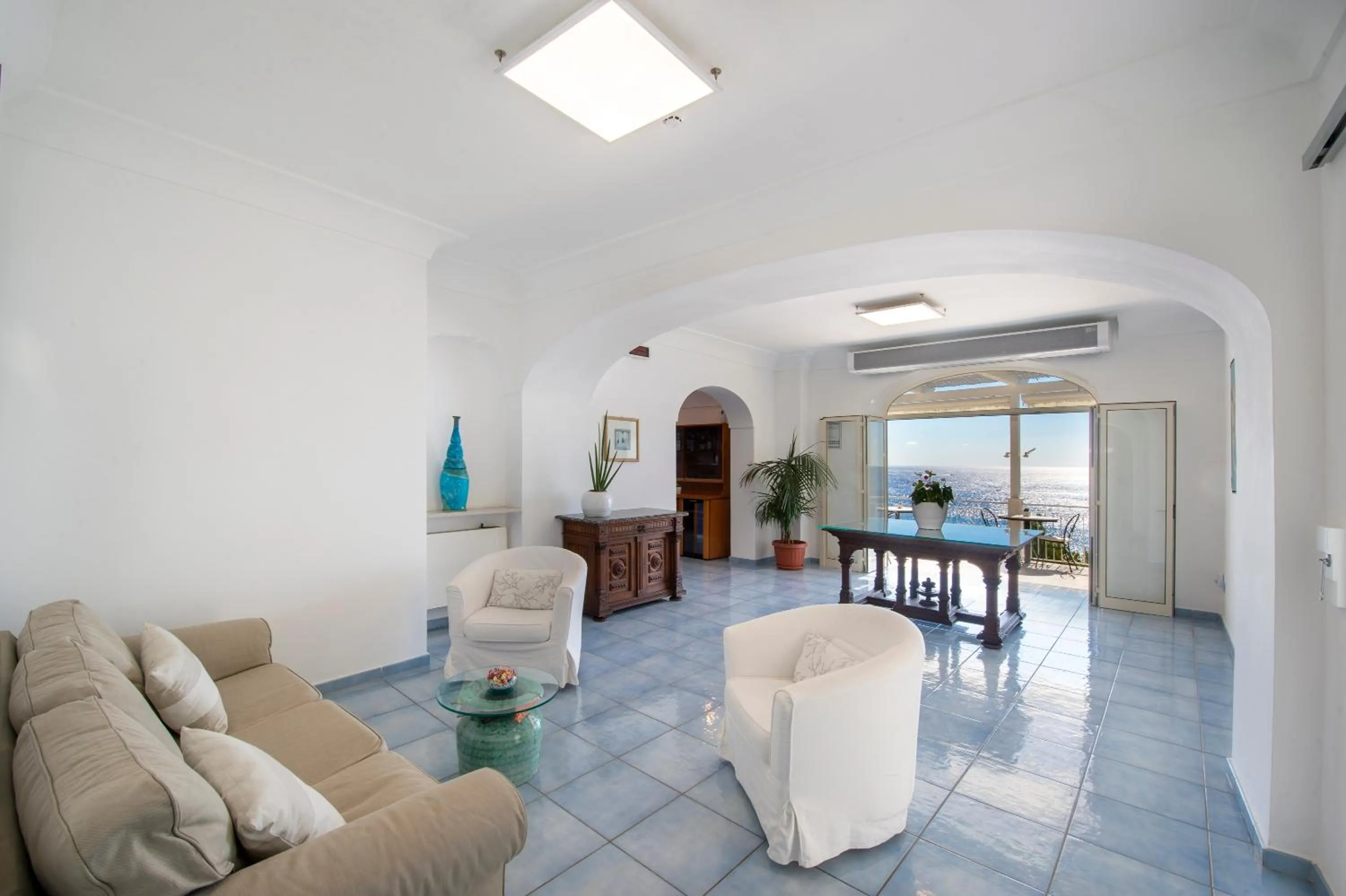 Lobby or reception in Maresca Hotel Praiano