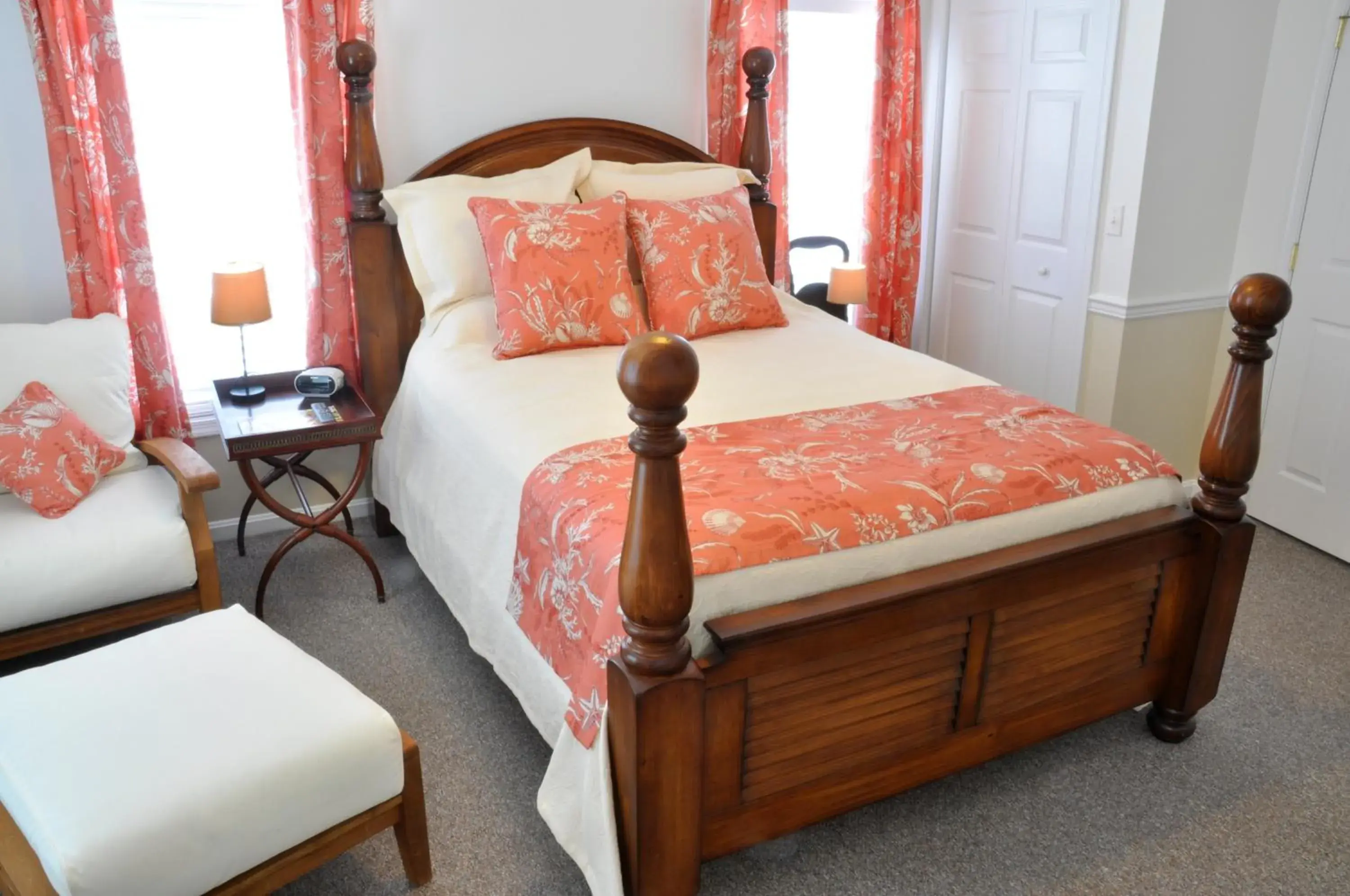 Deluxe Queen Room in Inn at Haven Harbour Deluxe Queen Room in Inn at Haven Harbour