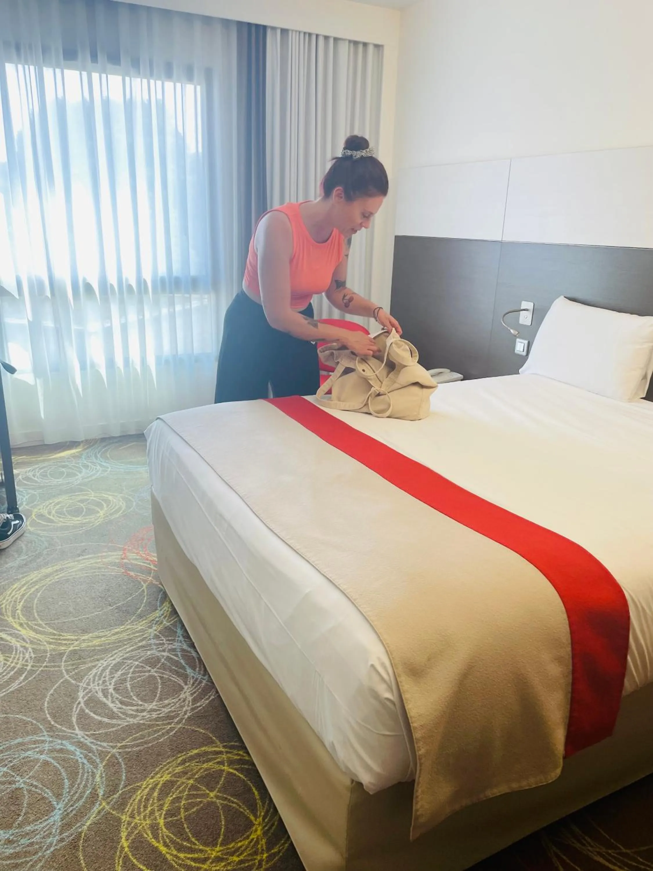 People, Bed in Mercure Niort Marais Poitevin