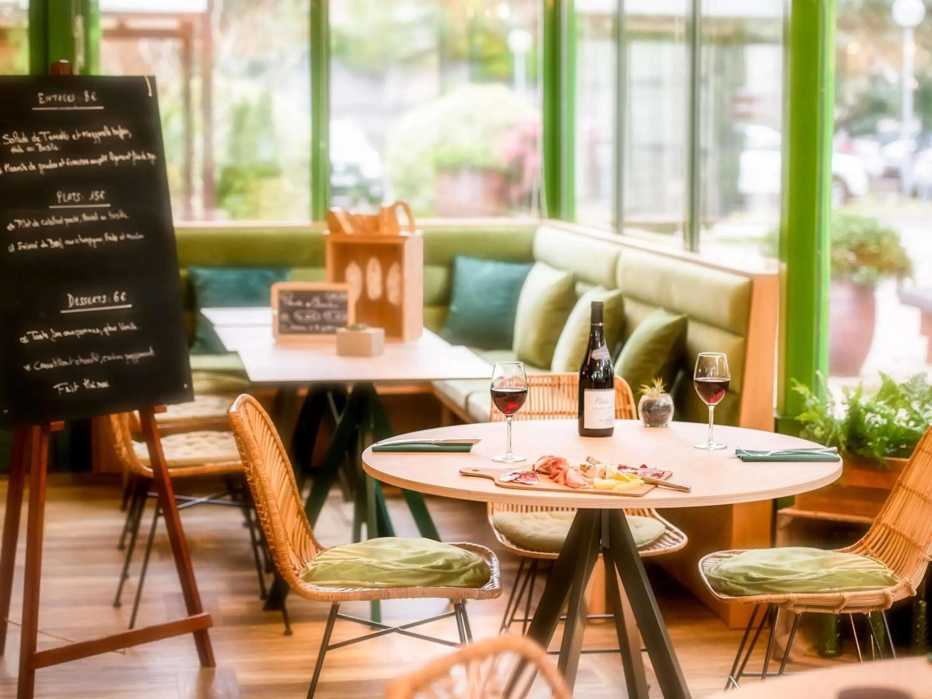 Restaurant/places to eat in Mercure Niort Marais Poitevin Restaurant/places to eat in Mercure Niort Marais Poitevin