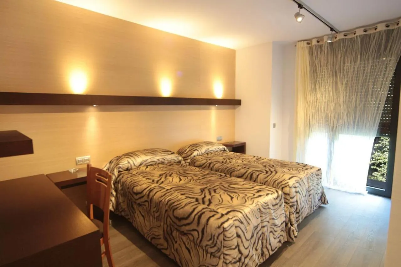 Bedroom, Bed in Hotel 9 Sant Antoni Only Adults