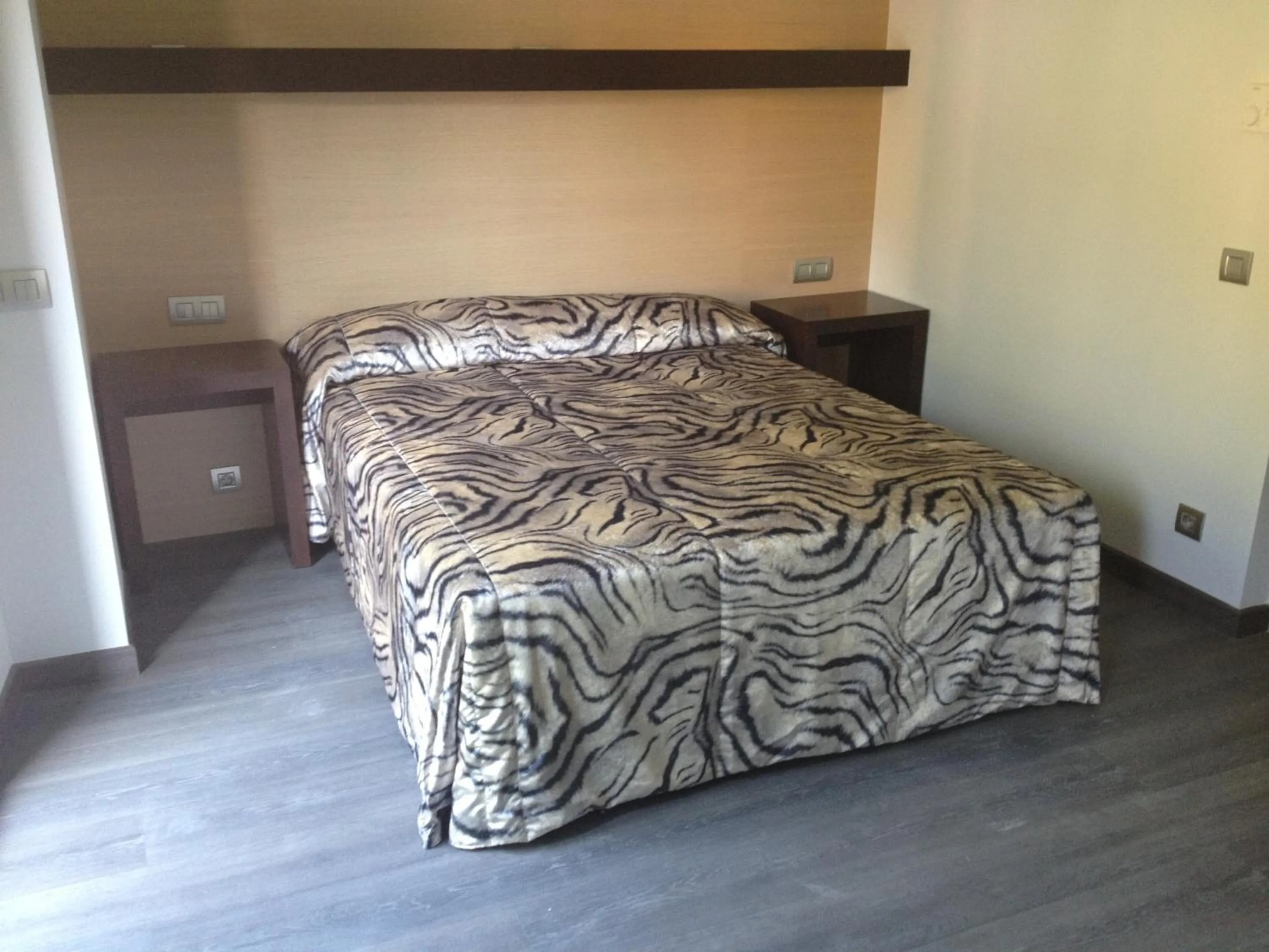 Bedroom, Bed in Hotel 9 Sant Antoni Only Adults