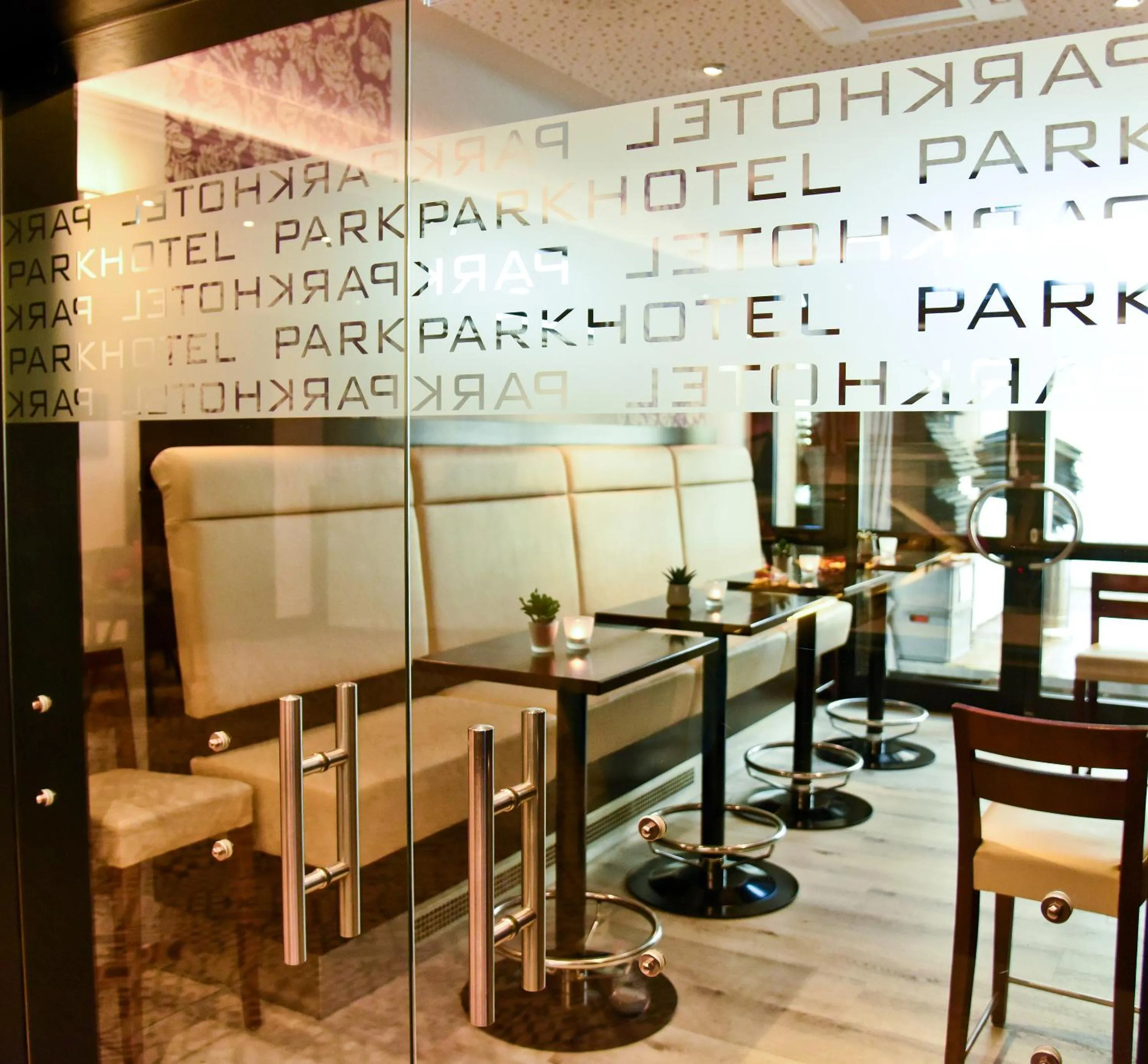 Lounge or bar in Parkhotel "Am Schänzchen"