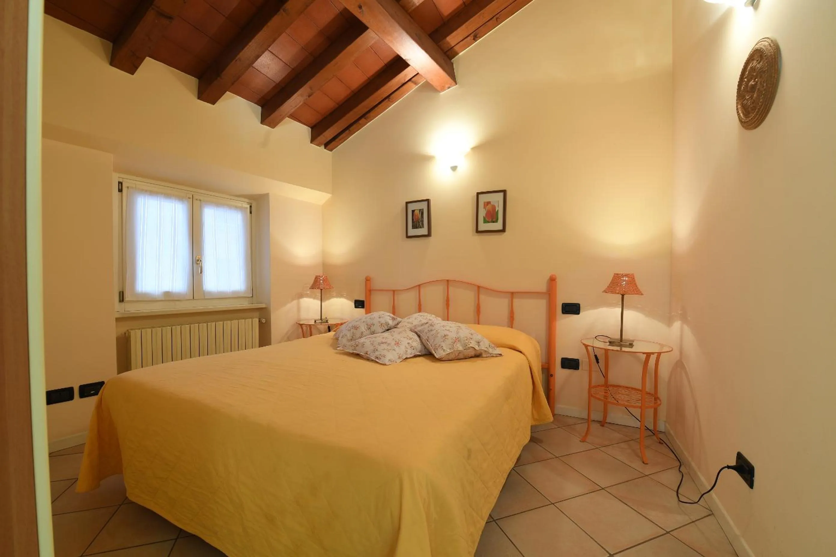 Bedroom, Bed in Flowers Apartments