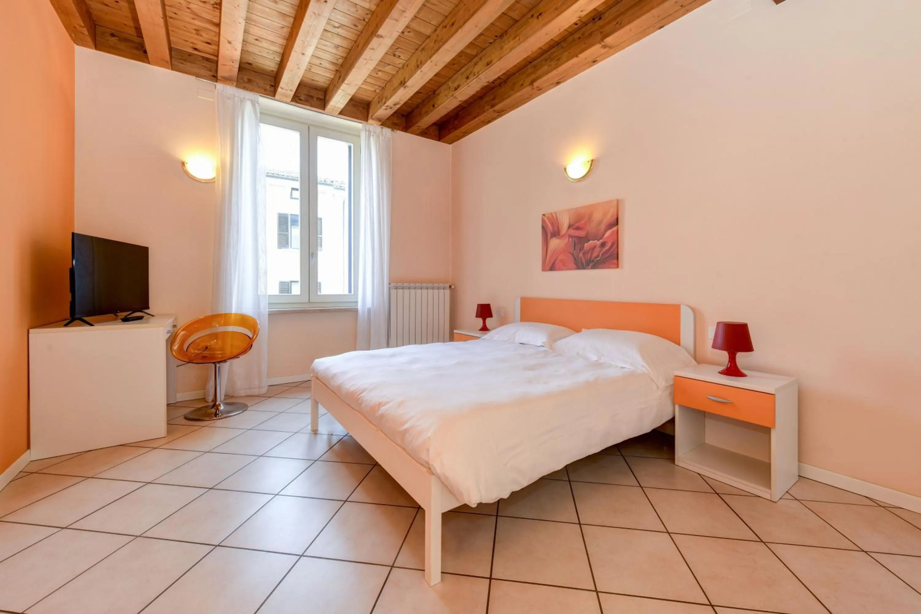 TV and multimedia, Bed in Flowers Apartments