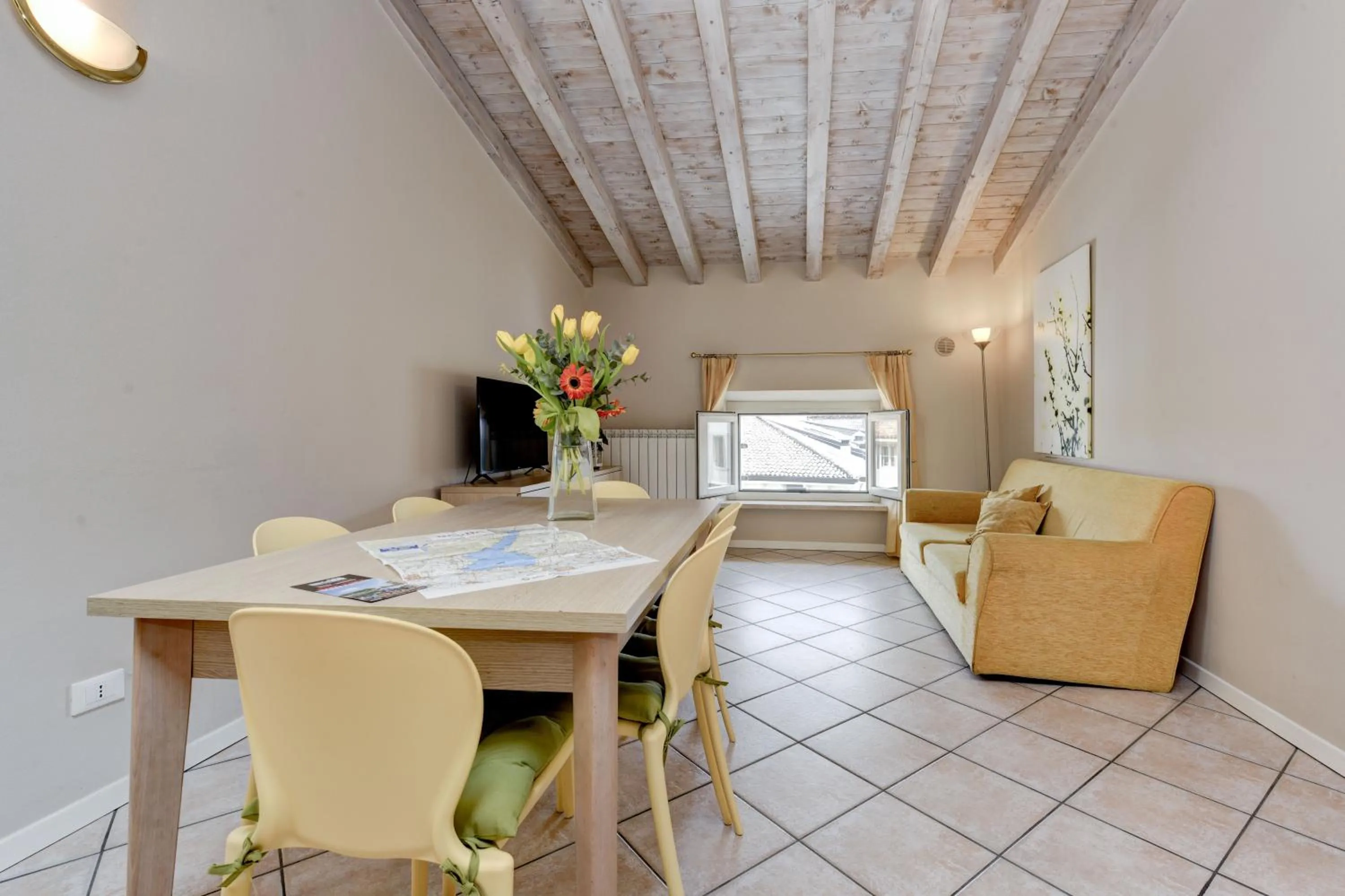 Seating area in Flowers Apartments