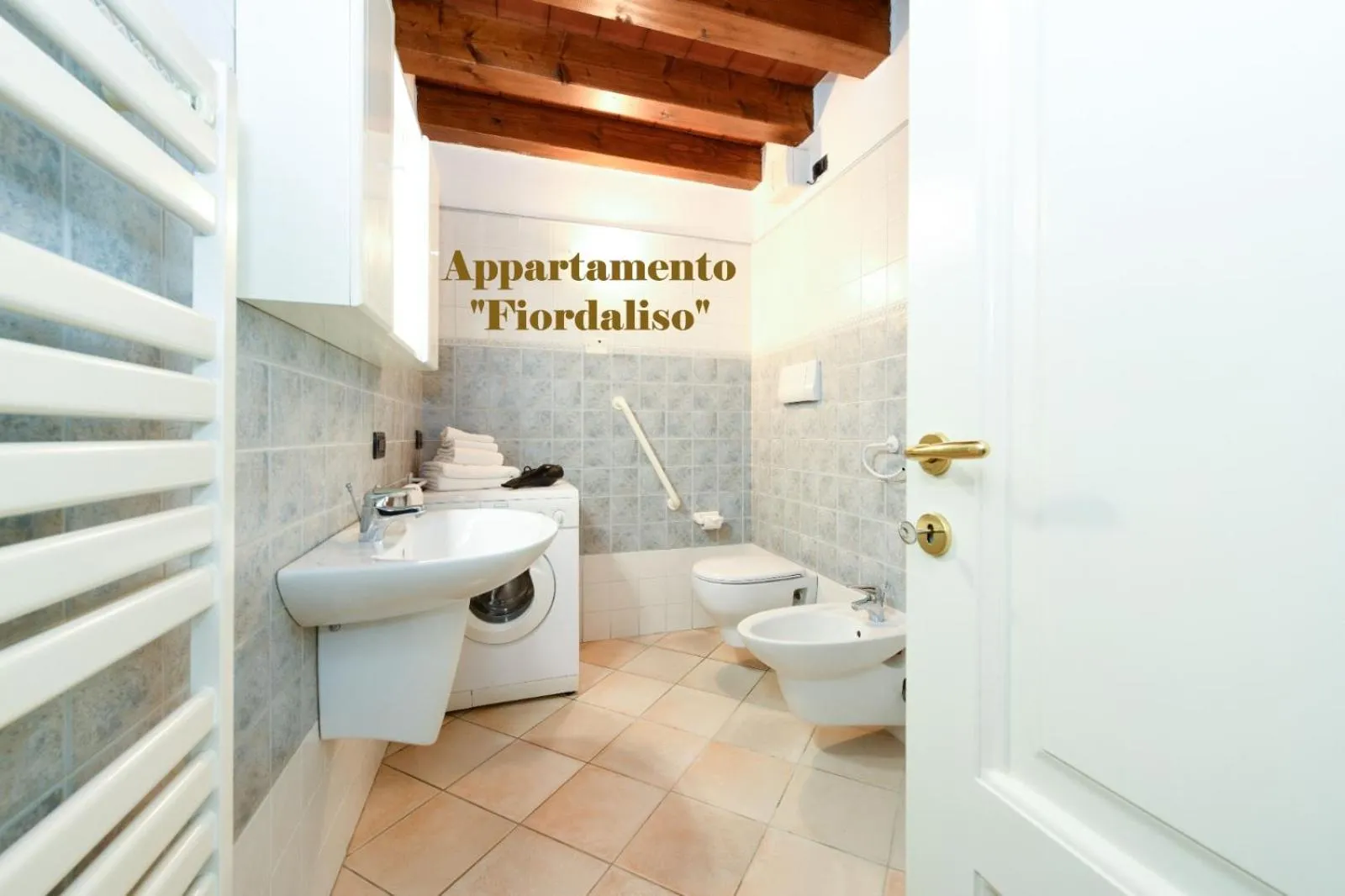 Bathroom in Flowers Apartments