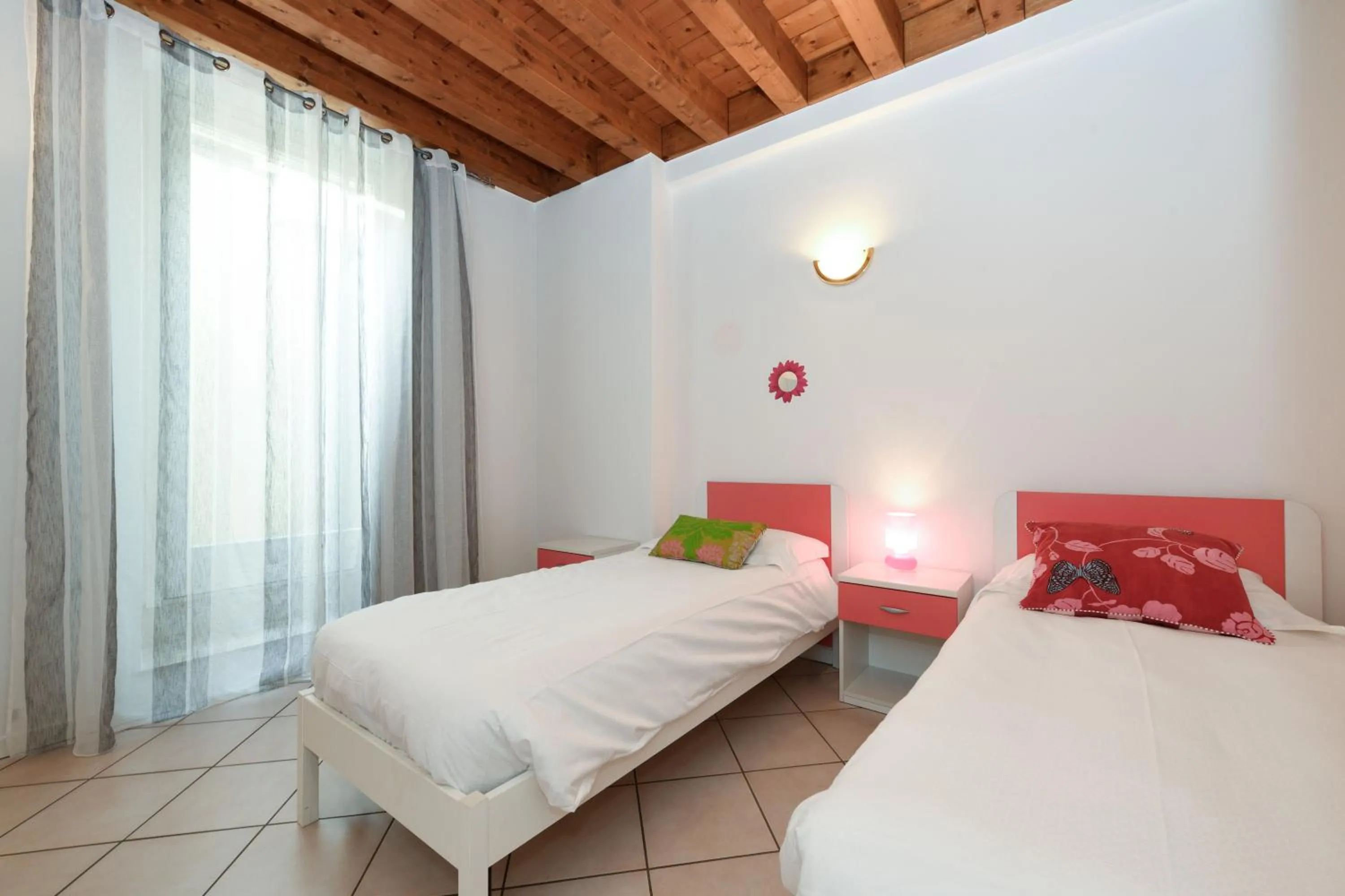 Bedroom, Bed in Flowers Apartments