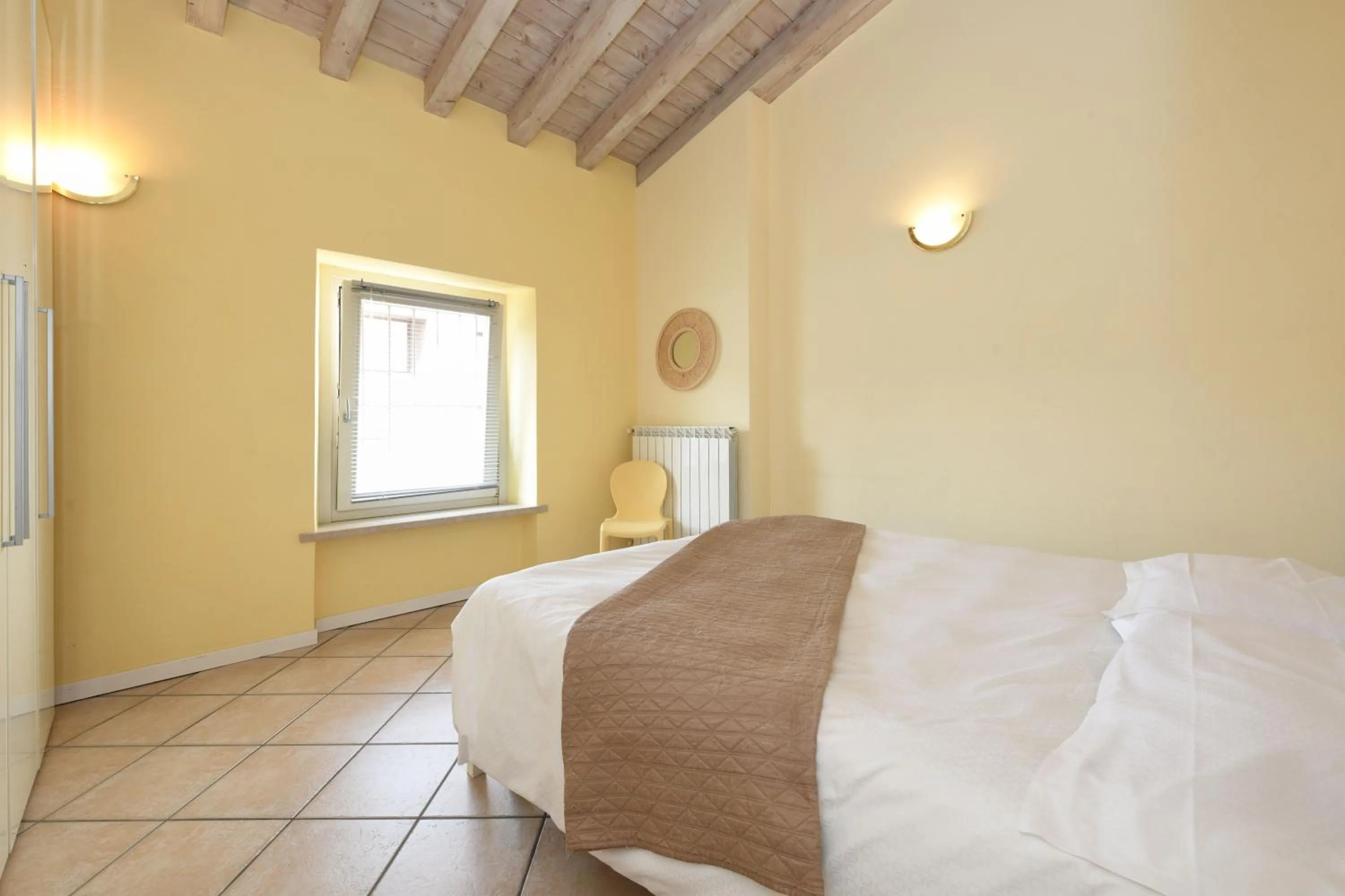 Photo of the whole room, Bed in Flowers Apartments