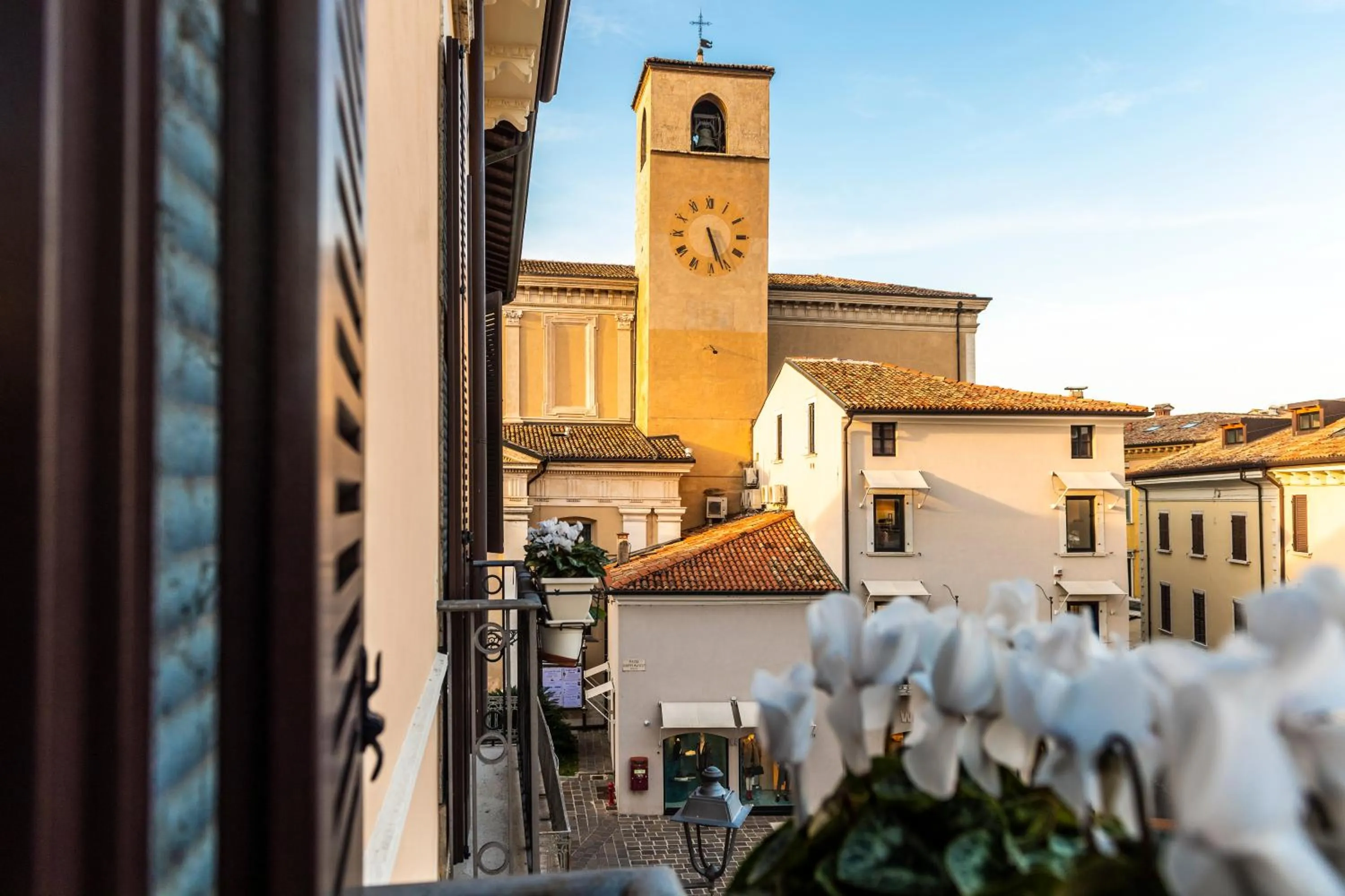 Place of worship in Flowers Apartments