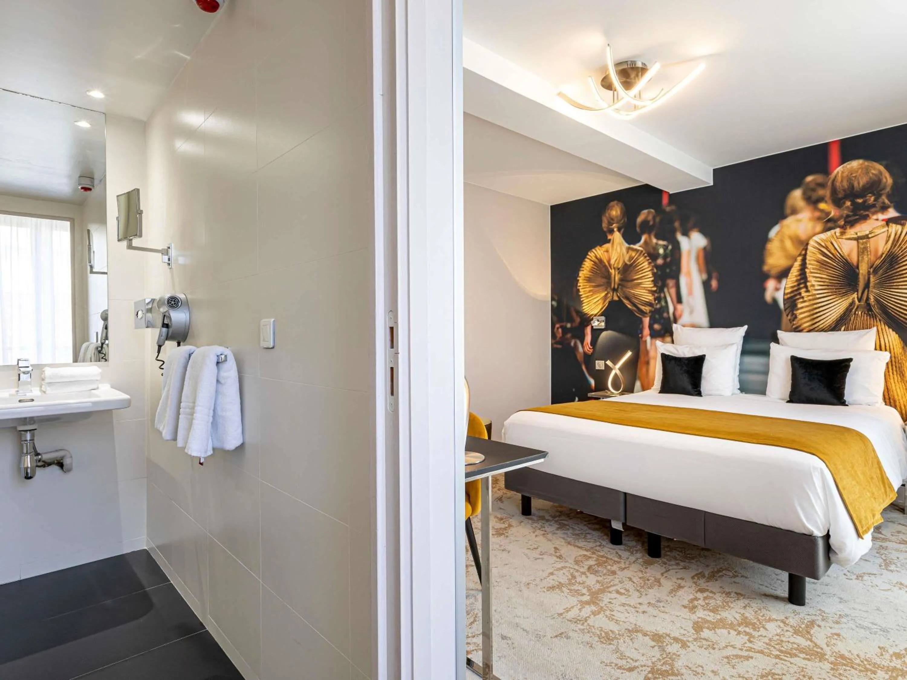 Bedroom, Bed in Mercure Paris Place d'Italie