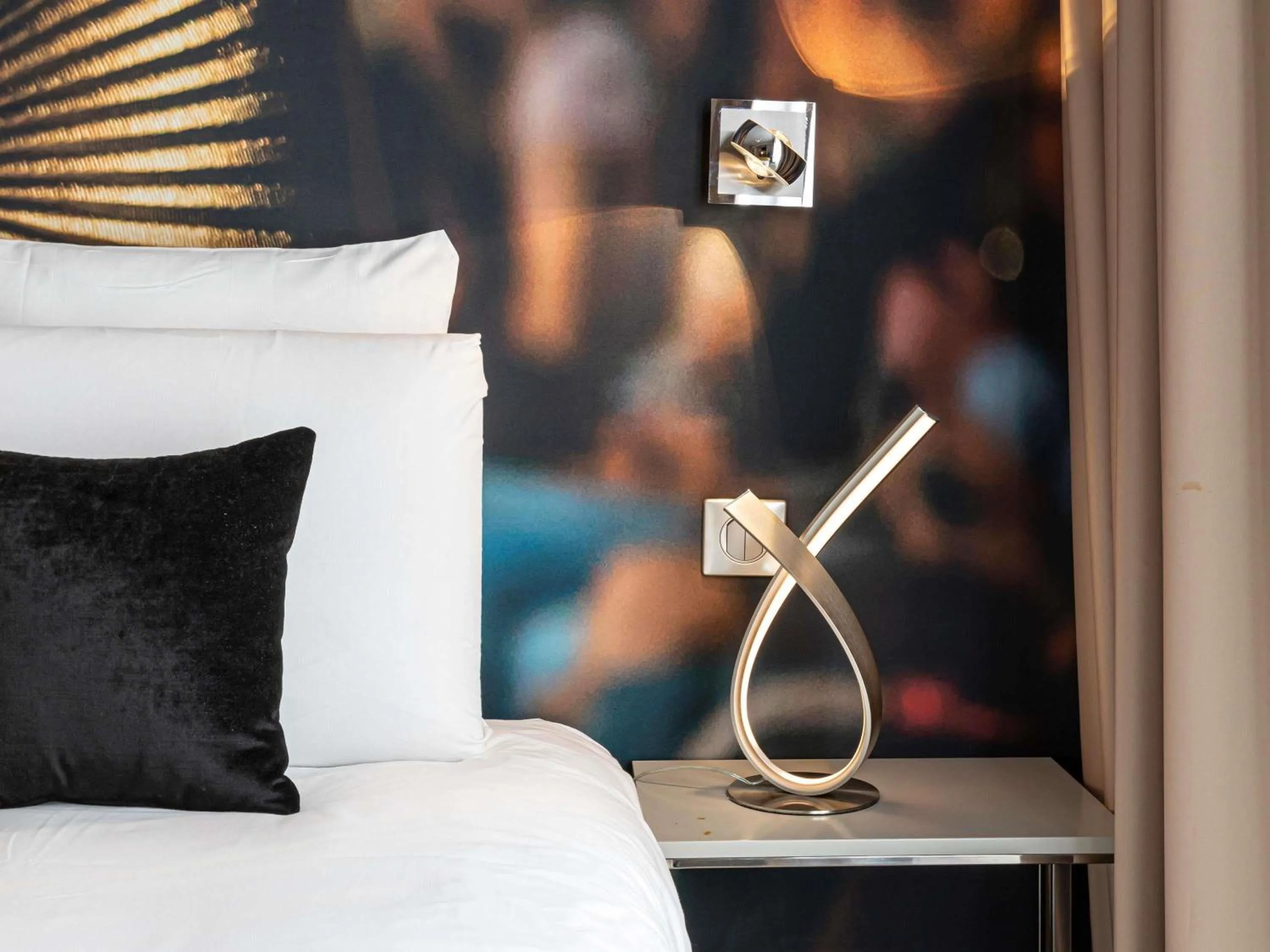 Bedroom, Bed in Mercure Paris Place d'Italie