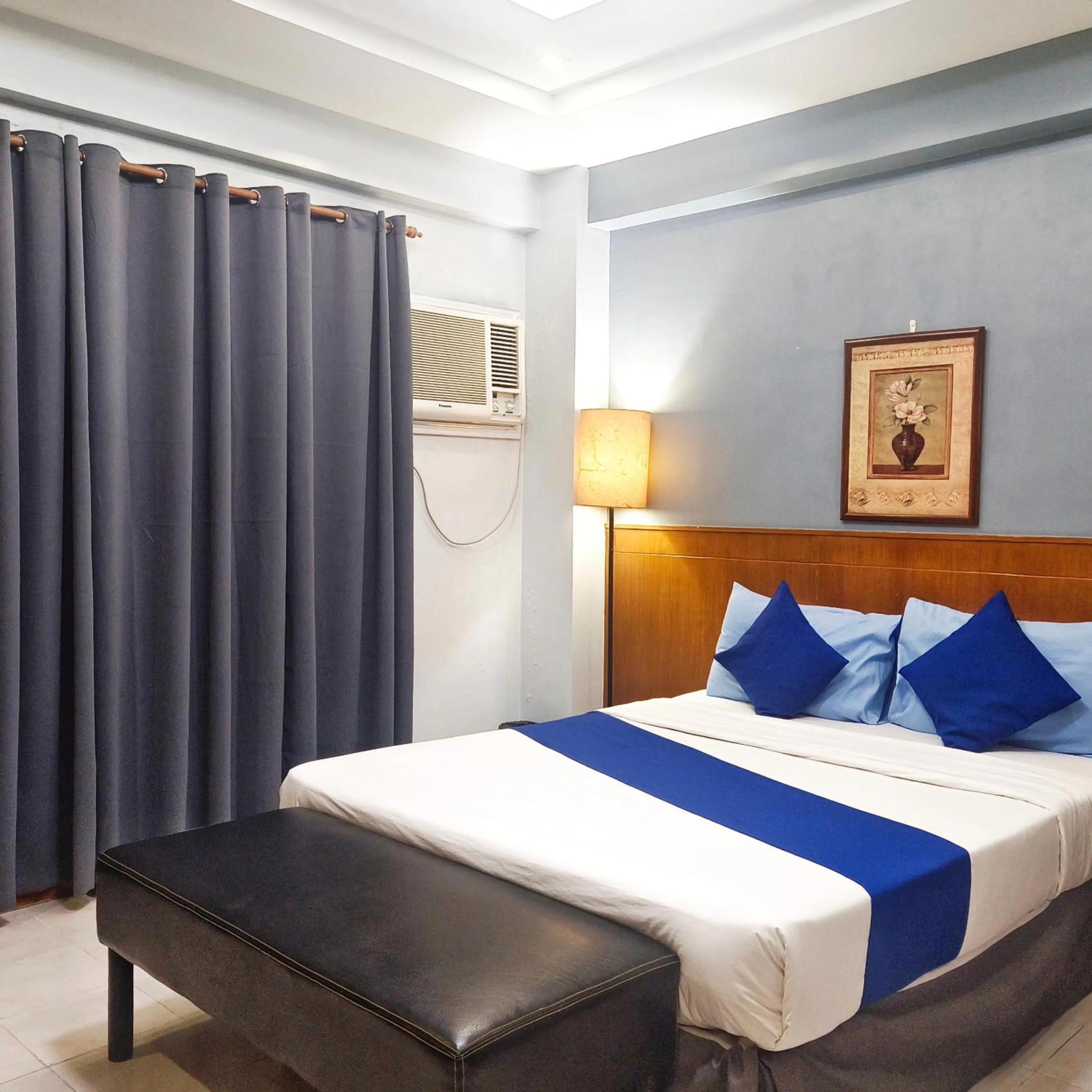 Bed in Alley 8 Makati