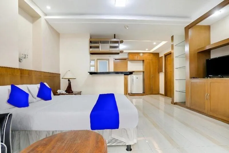 Bed in Alley 8 Makati