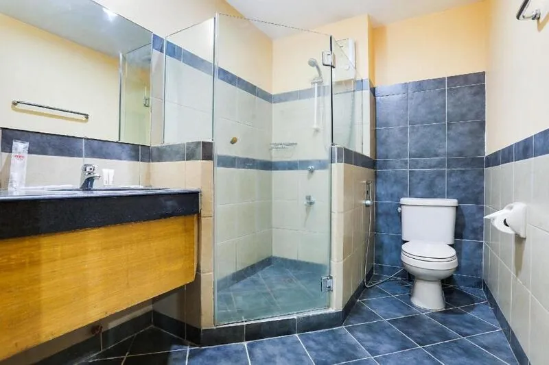 Shower in Alley 8 Makati