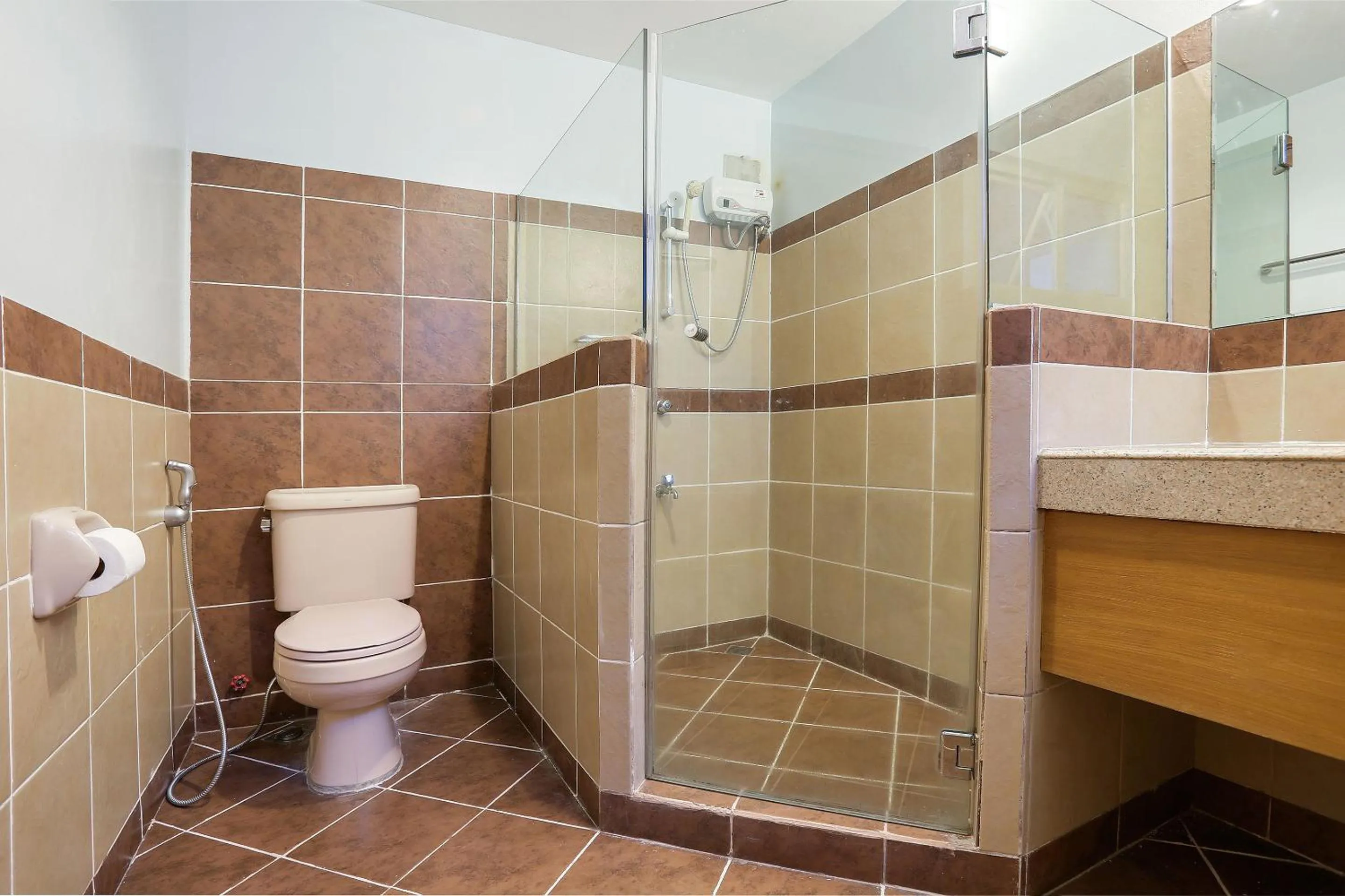 Bathroom in Alley 8 Makati