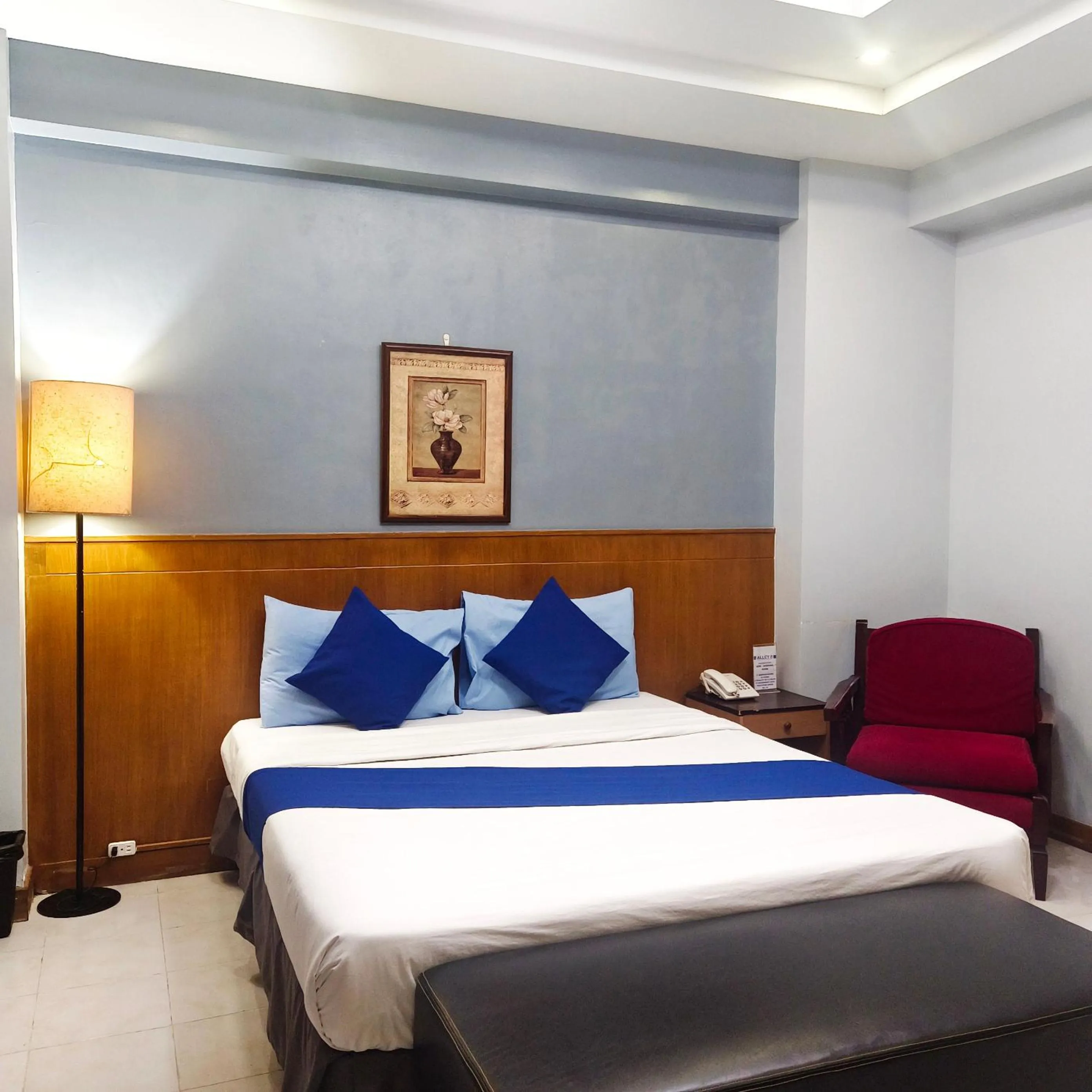 Bed in Alley 8 Makati