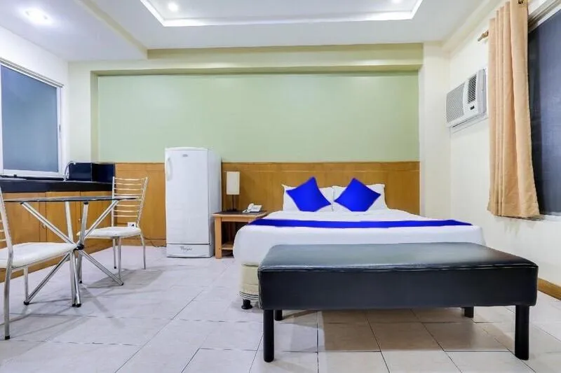 Bed in Alley 8 Makati