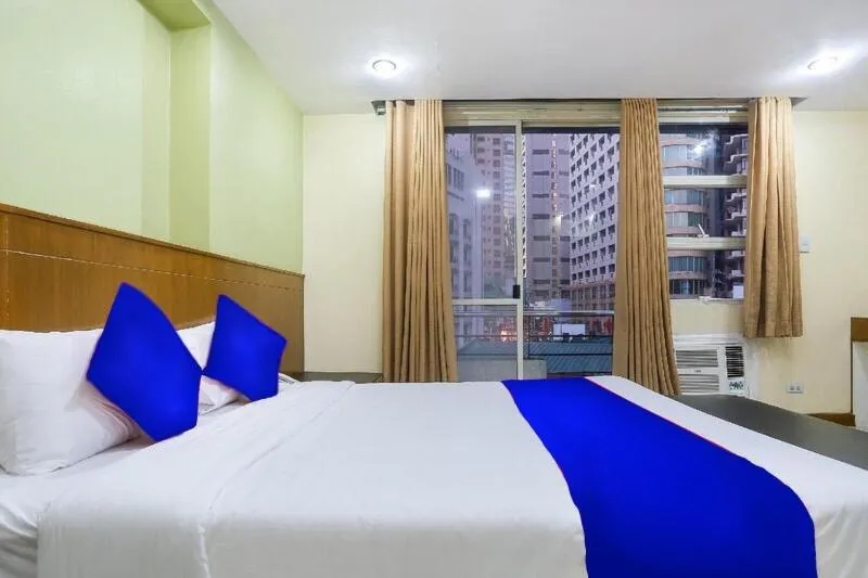 City view, Bed in Alley 8 Makati