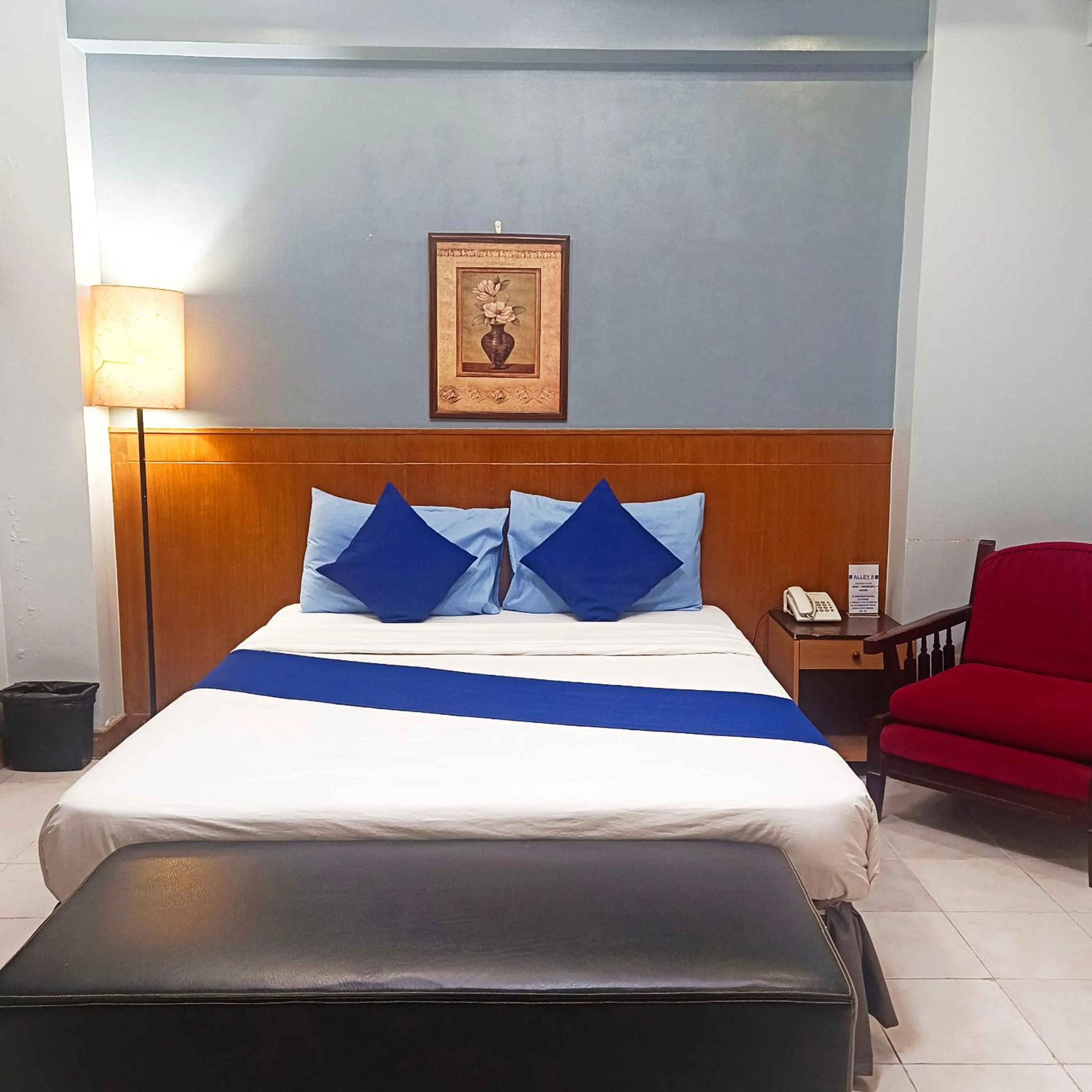 Bed in Alley 8 Makati