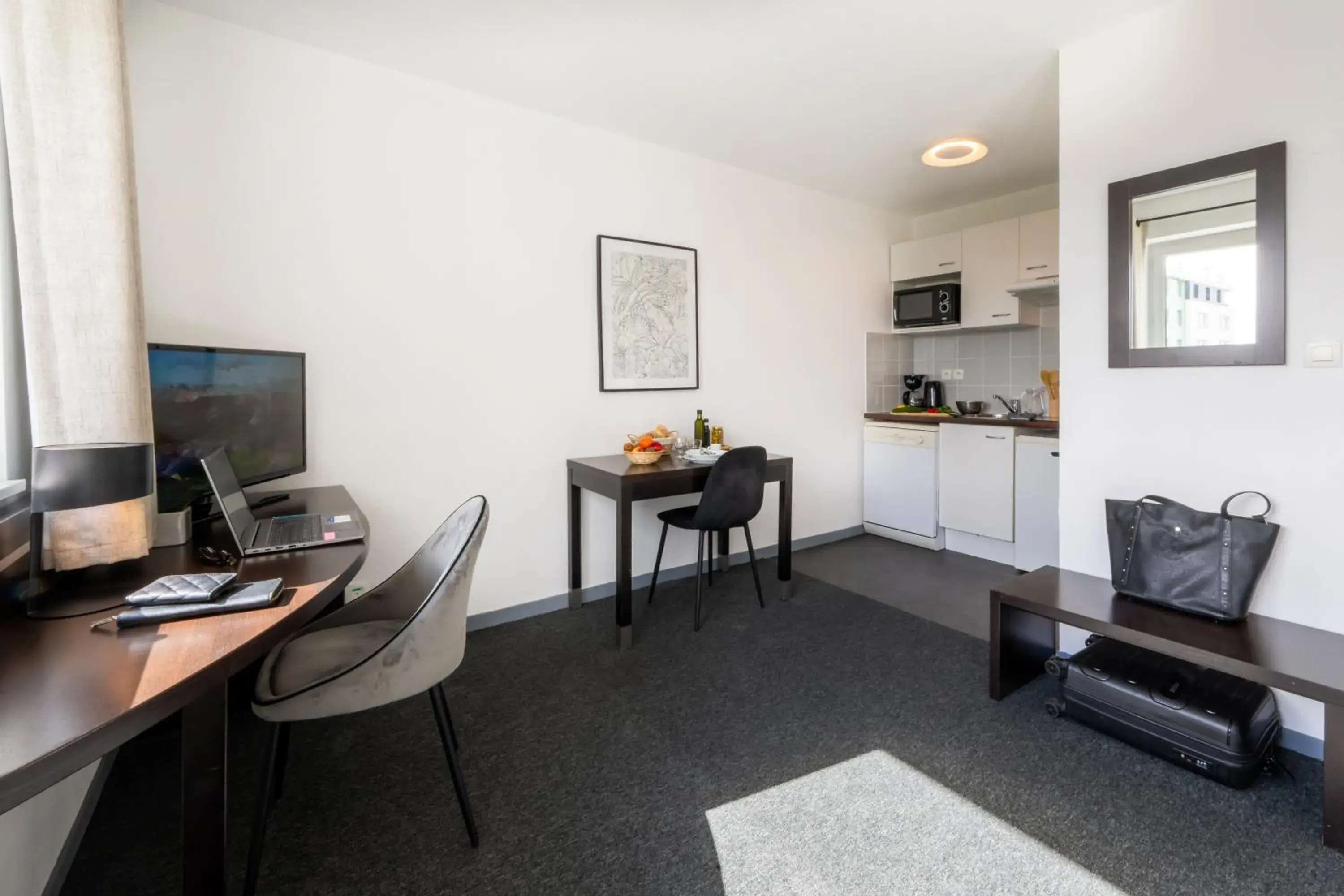 Seating area in Nemea Appart Hotel Toulouse Aéroport Seating area in Nemea Appart Hotel Toulouse Aéroport