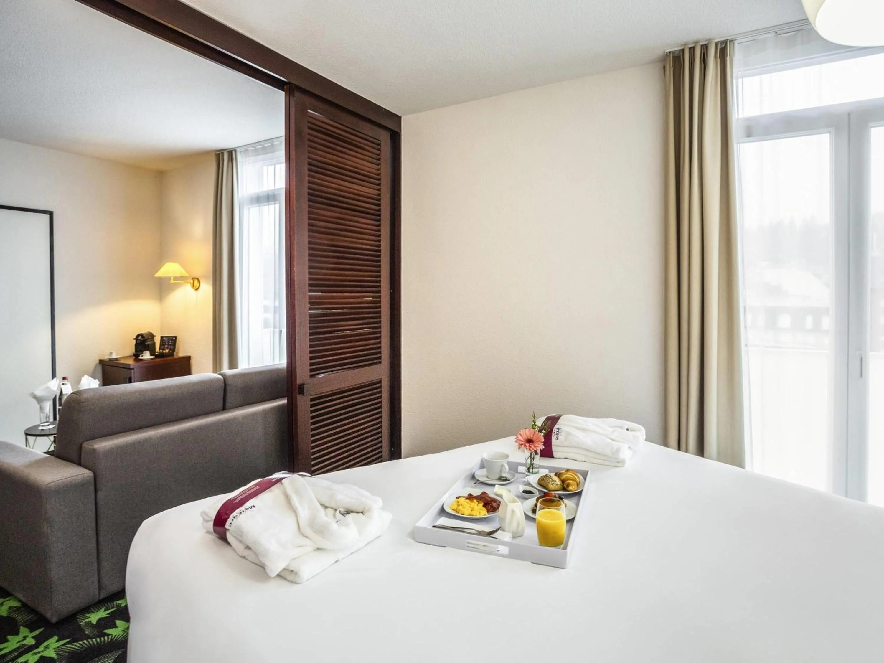 Bedroom, Bed in Mercure Lourdes Impérial