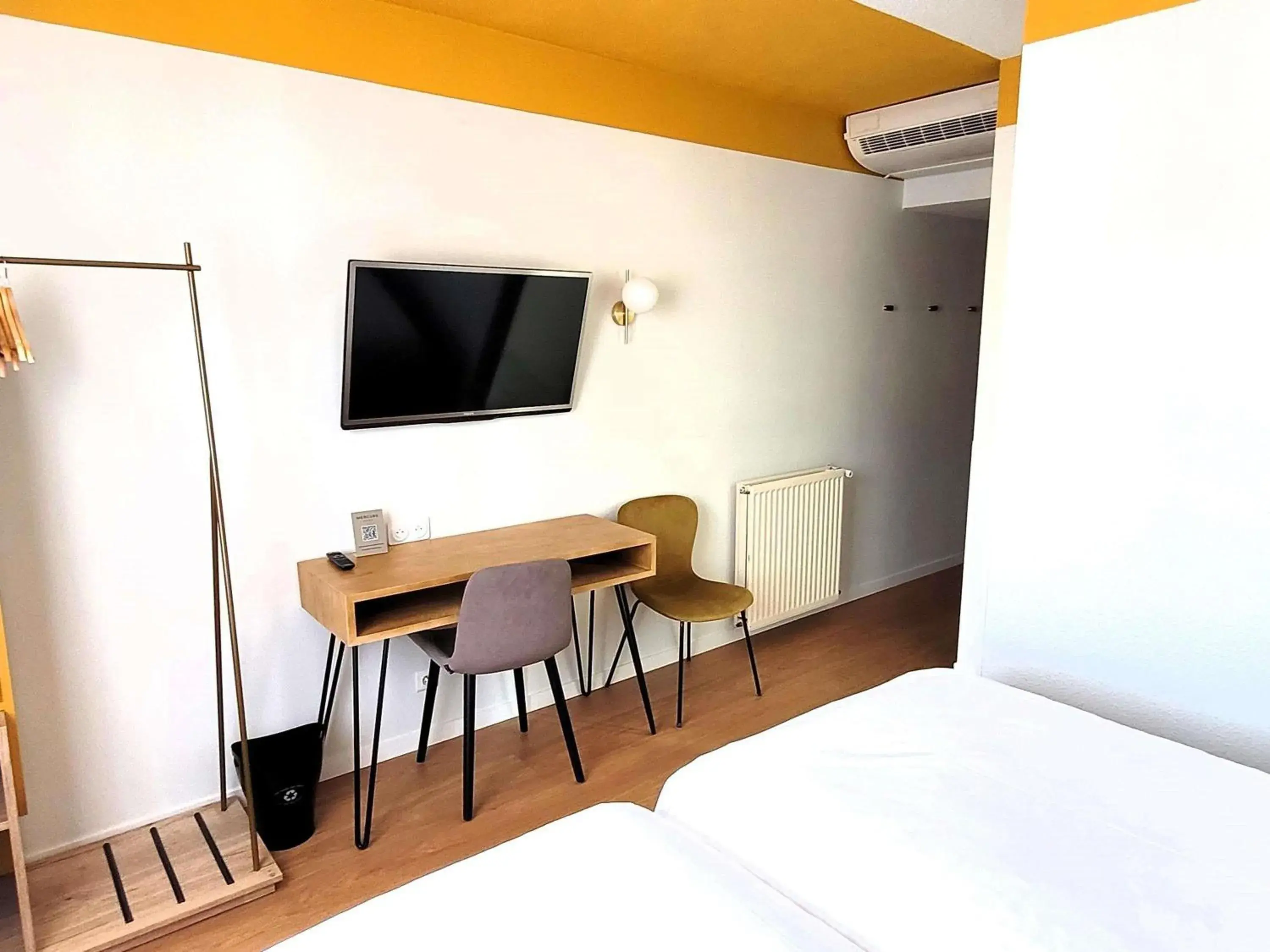 Bedroom, Bed in Mercure Lourdes Impérial Bedroom, Bed in Mercure Lourdes Impérial