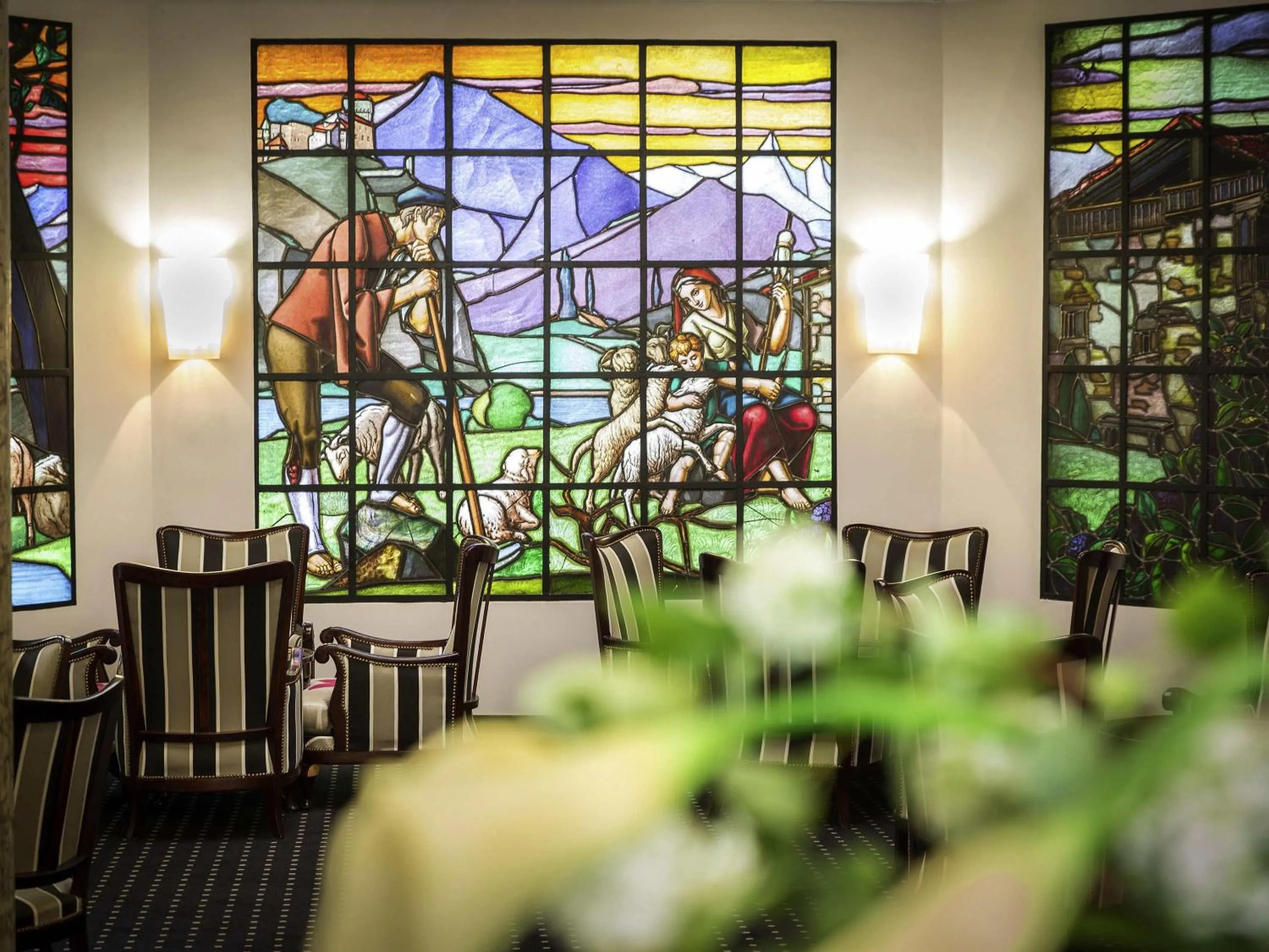 Restaurant/places to eat in Mercure Lourdes Impérial