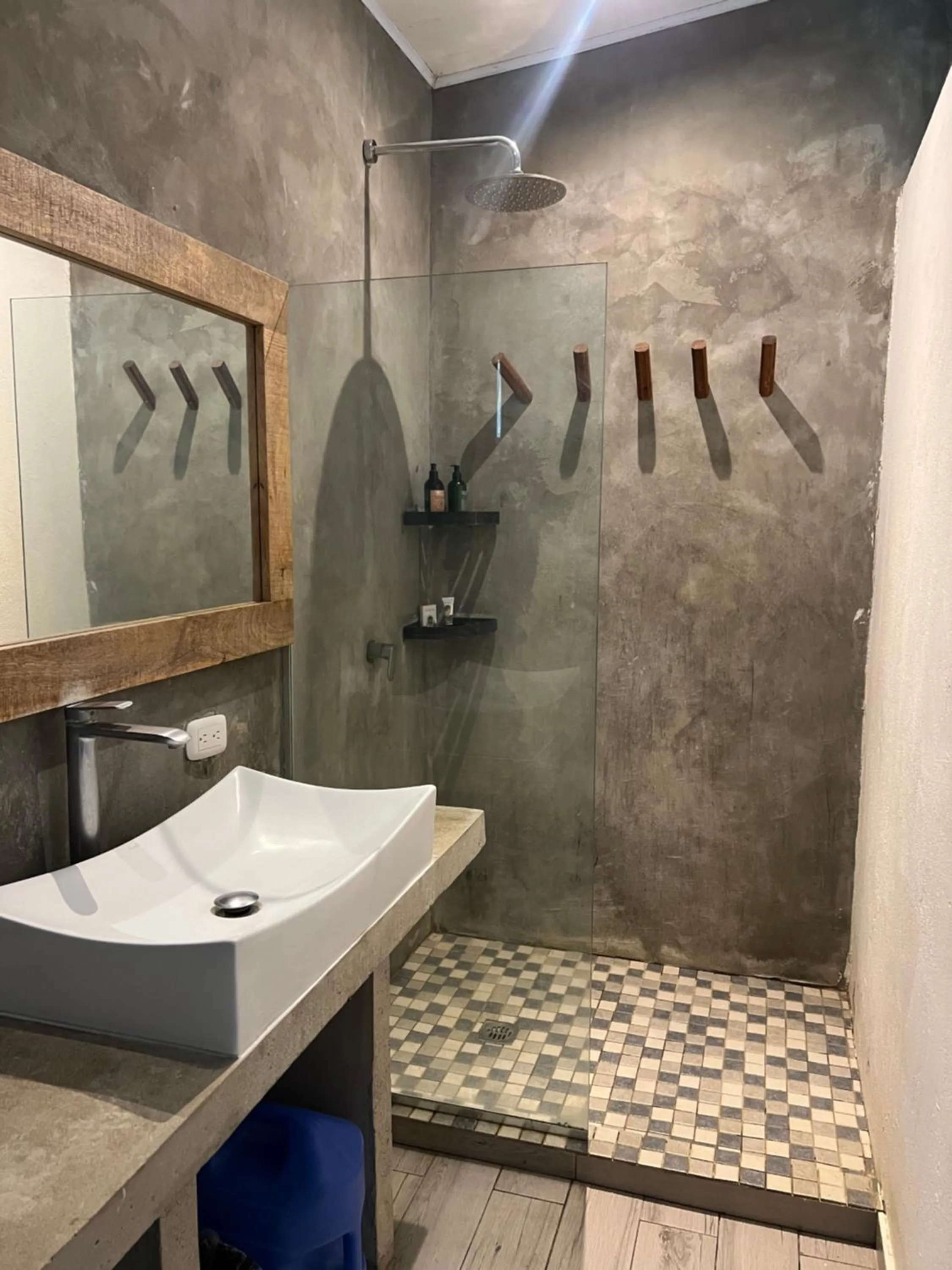 Bathroom in Saboga Lodge