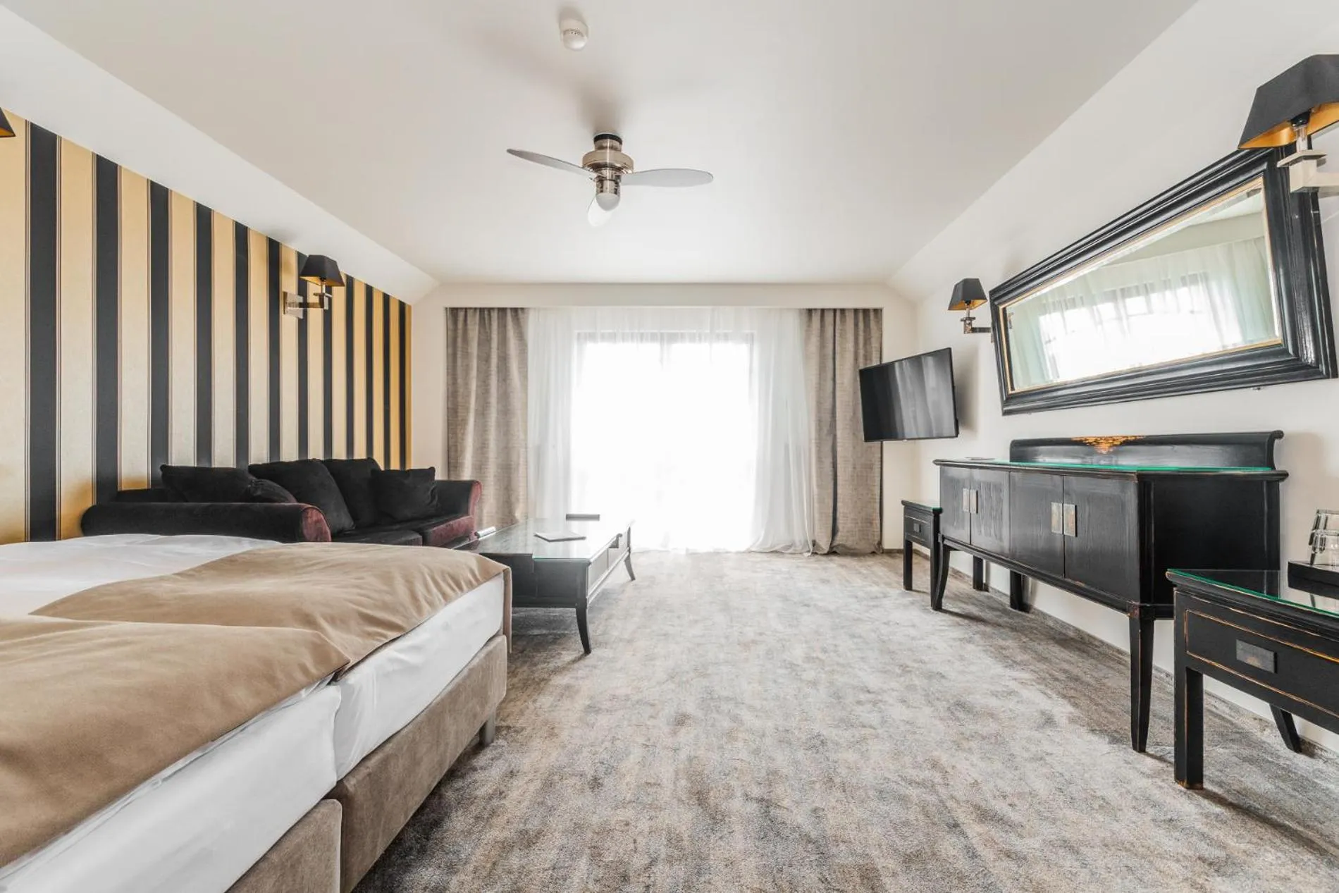 Living room, Bed in Hotel Kahlberg