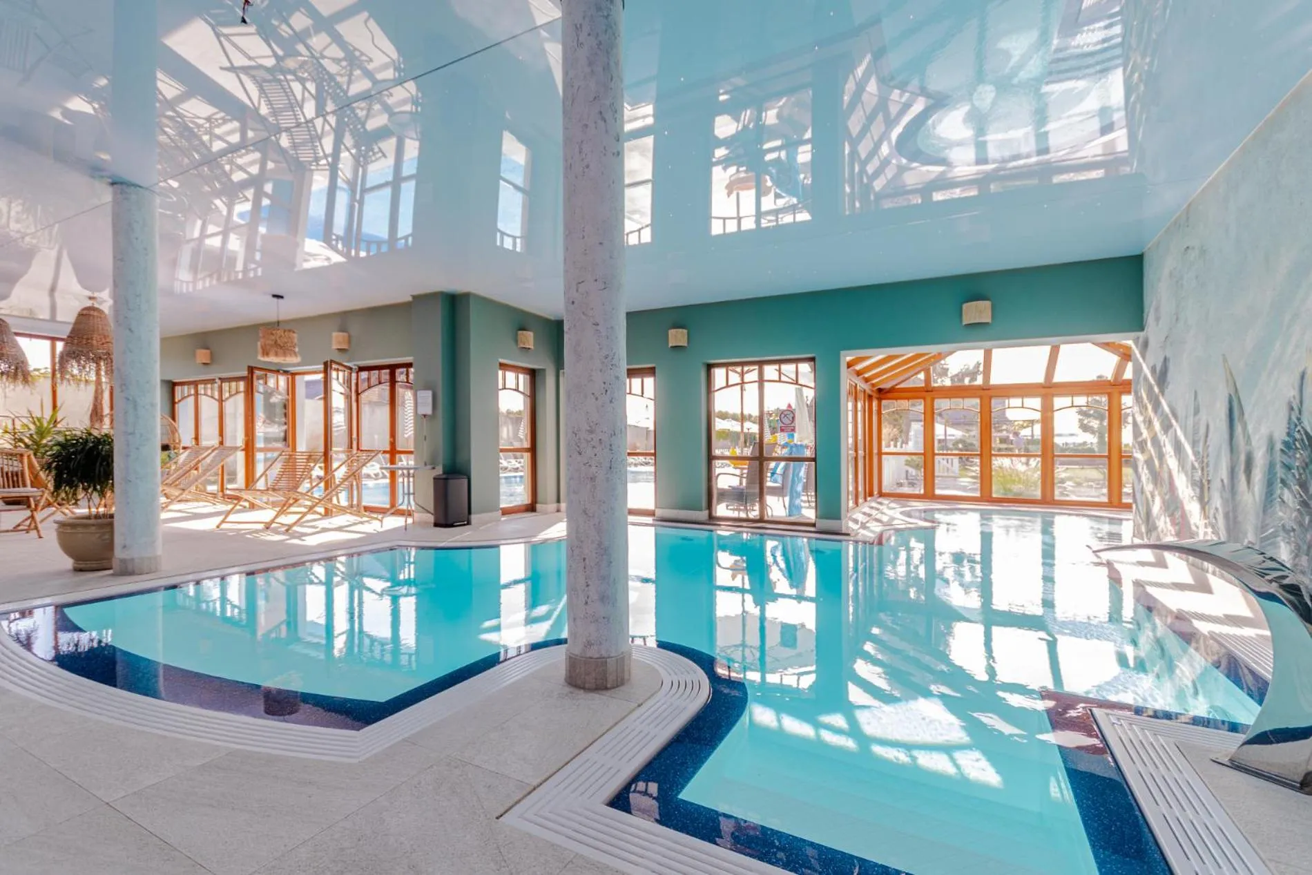 Swimming pool in Hotel Kahlberg