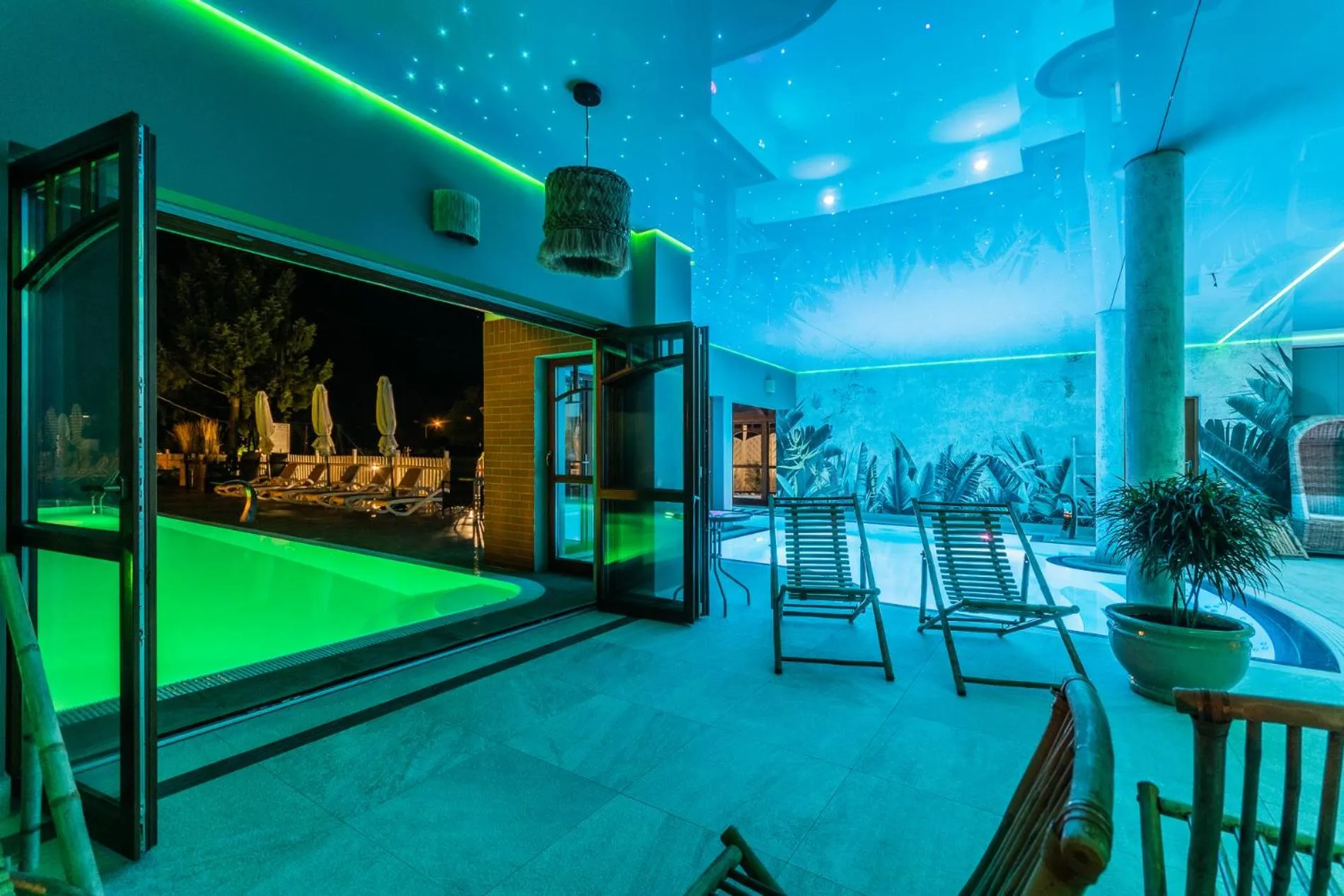 Swimming pool in Hotel Kahlberg