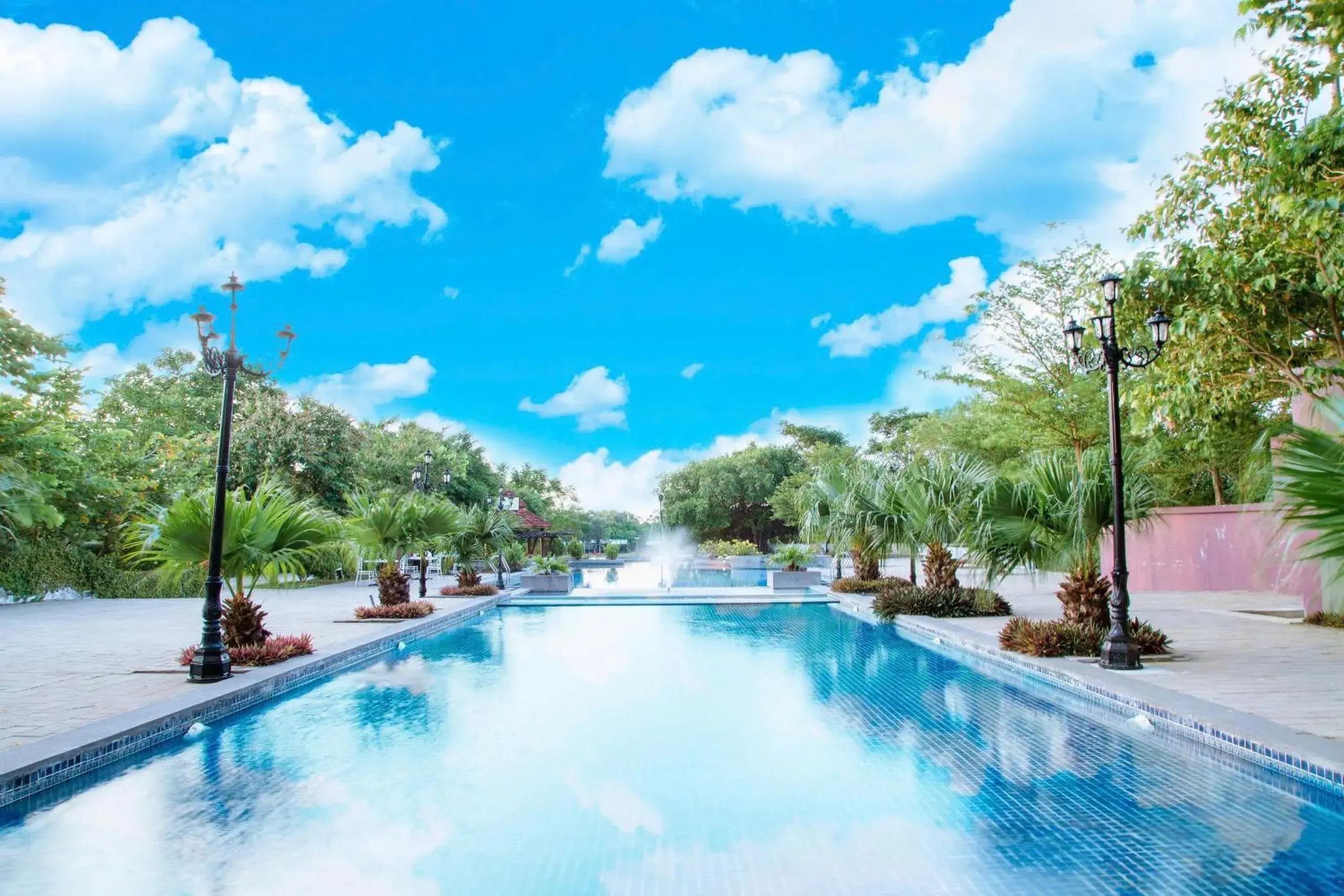 Swimming pool in Sai Gon Dong Ha Hotel - a member of Saigontourist Group Swimming pool in Sai Gon Dong Ha Hotel - a member of Saigontourist Group
