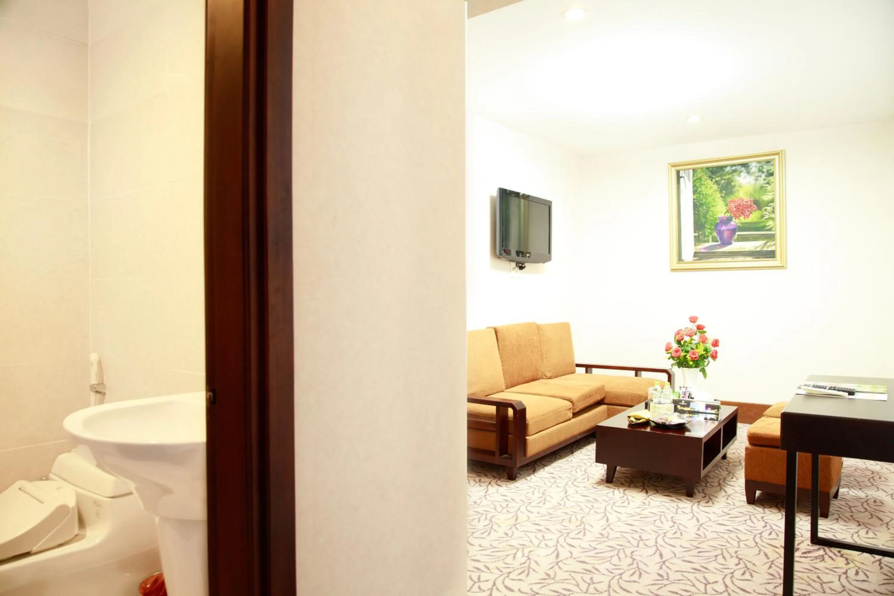 Toilet in Sai Gon Dong Ha Hotel - a member of Saigontourist Group